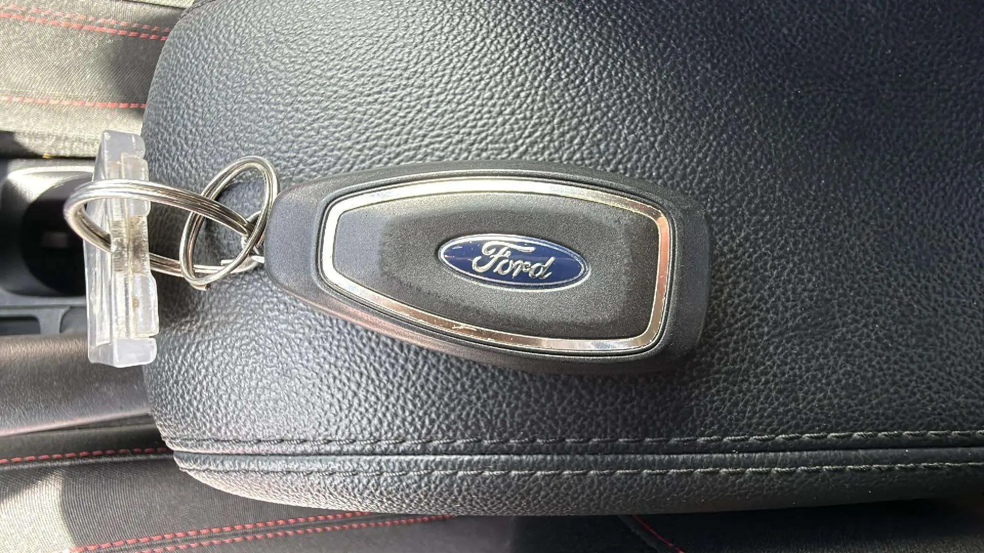 Ford Fiesta 1.0 EcoBoost MHEV ST-Line - foto 16