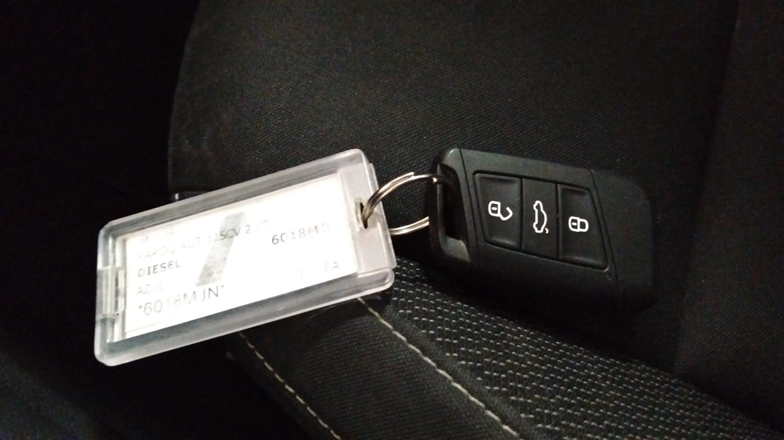 Škoda Karoq 2.0 TDI Ambition - foto 28