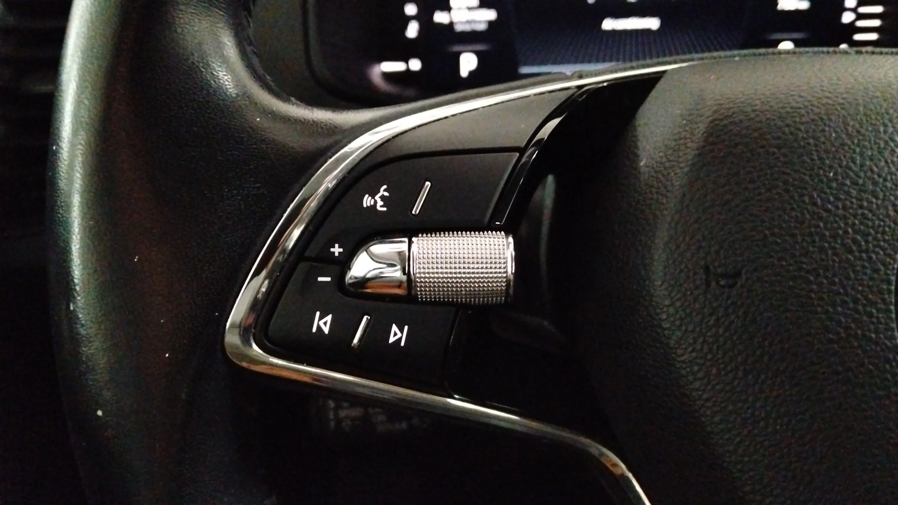 Škoda Karoq 2.0 TDI Ambition - foto 21