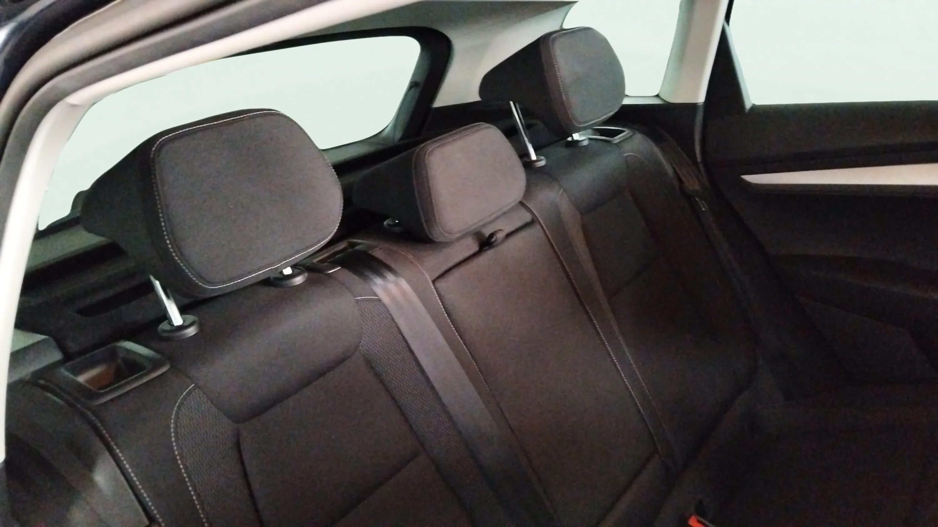 Škoda Karoq 2.0 TDI Ambition - foto 25