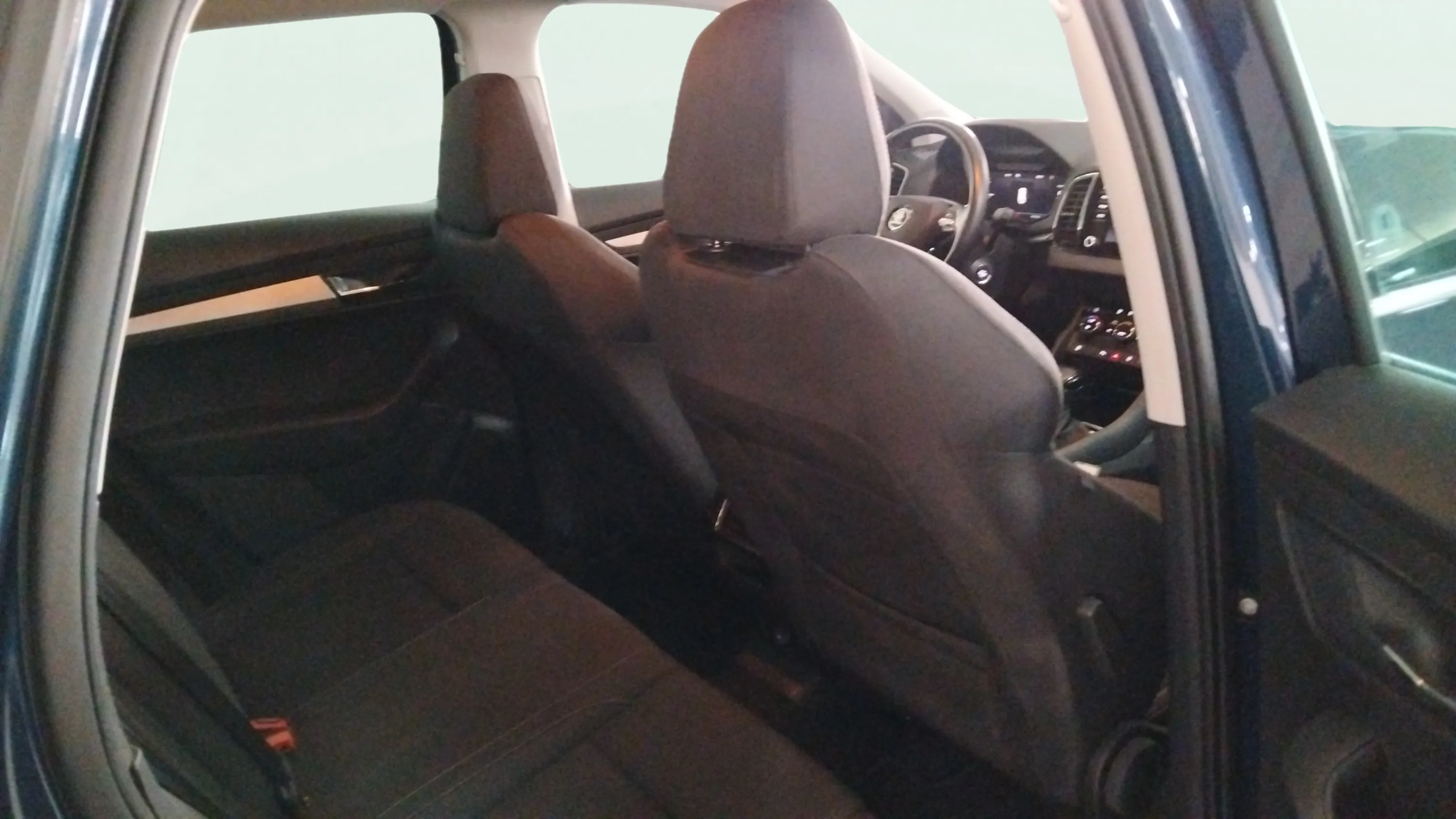 Škoda Karoq 2.0 TDI Ambition - foto 24