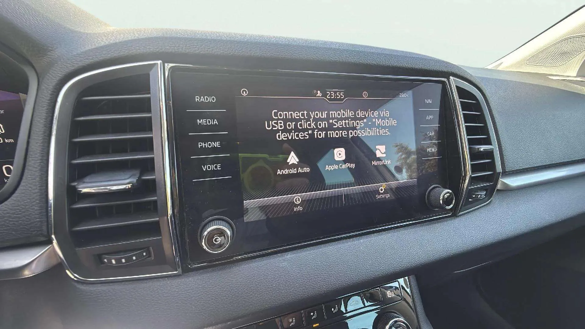 Škoda Karoq 2.0 TDI DSG Ambition - foto 17