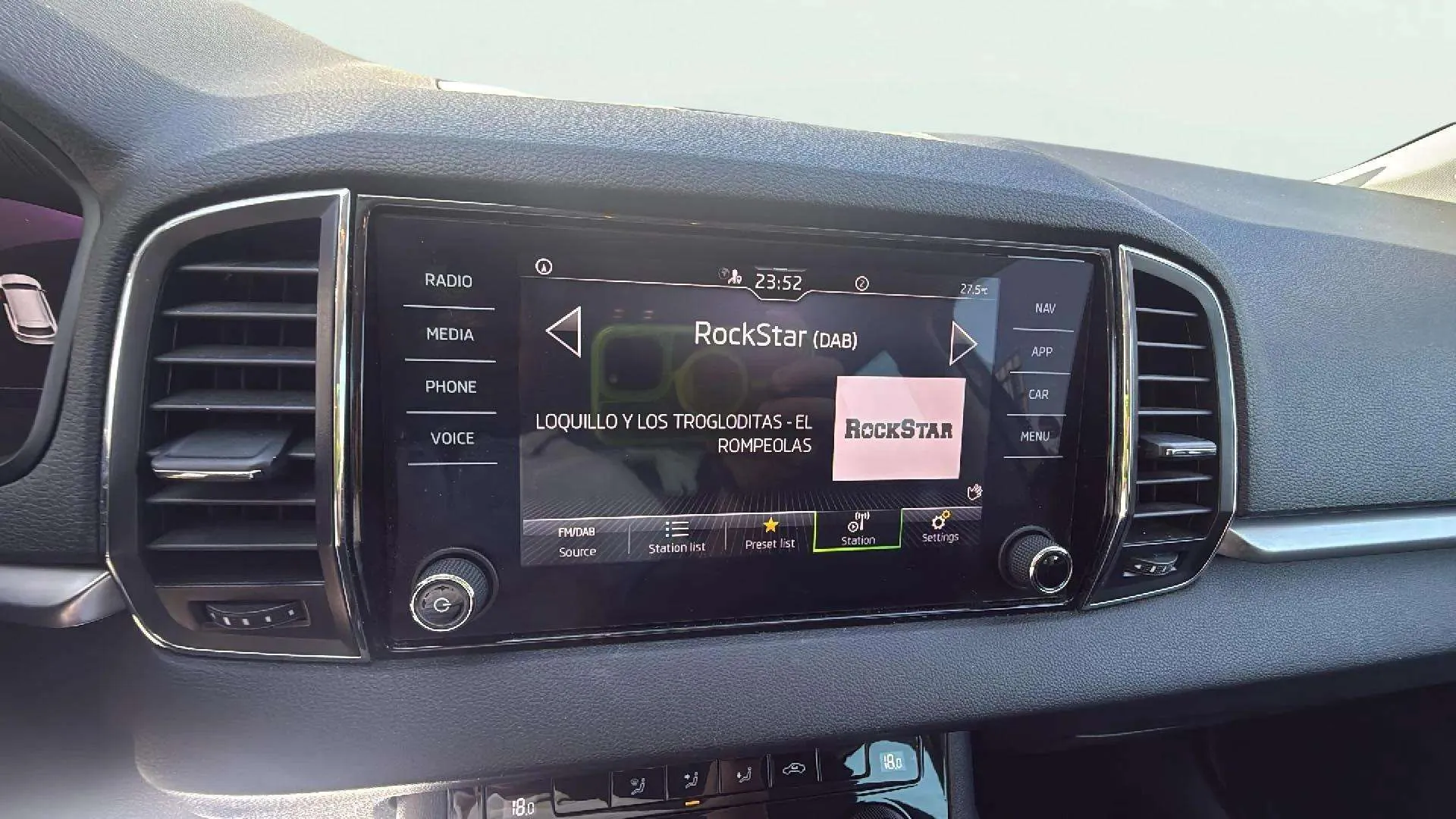 Škoda Karoq 2.0 TDI DSG Ambition - foto 15