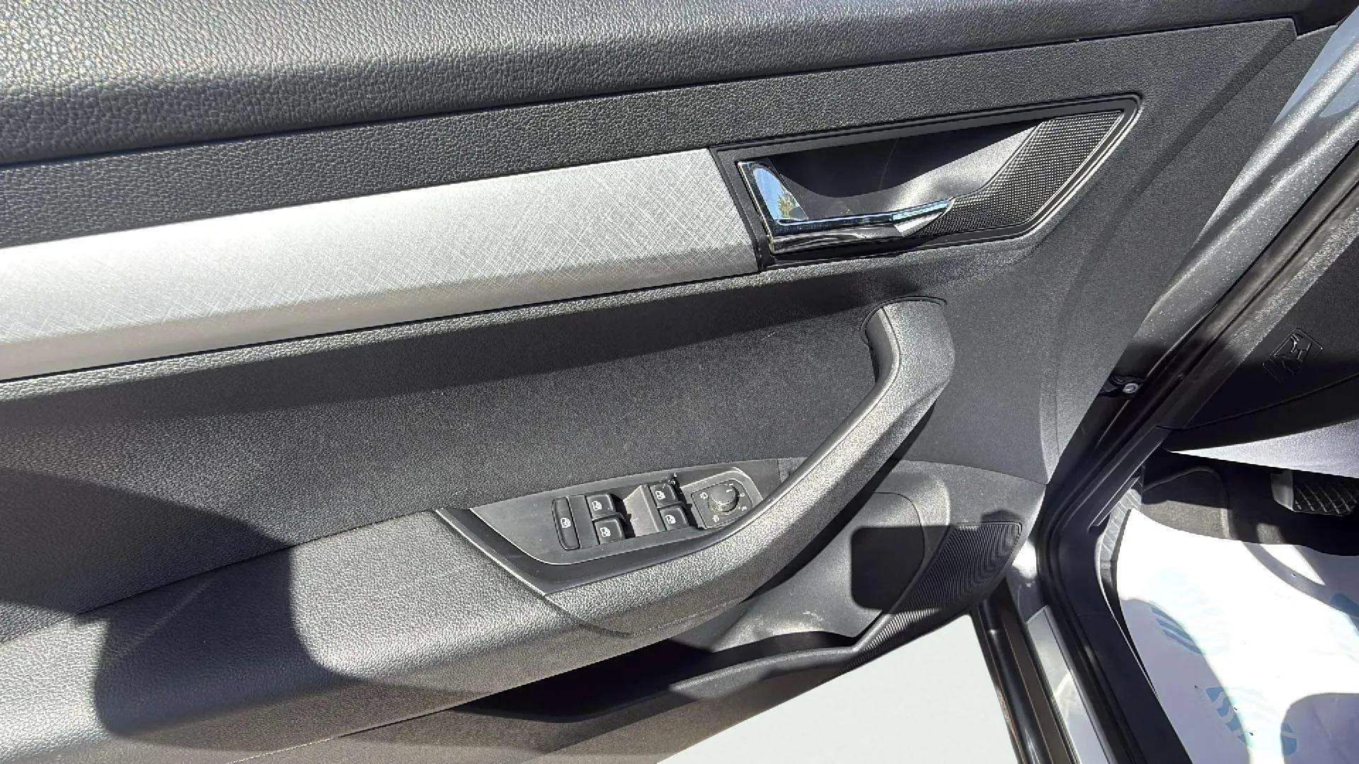 Škoda Karoq 2.0 TDI DSG Ambition - foto 20