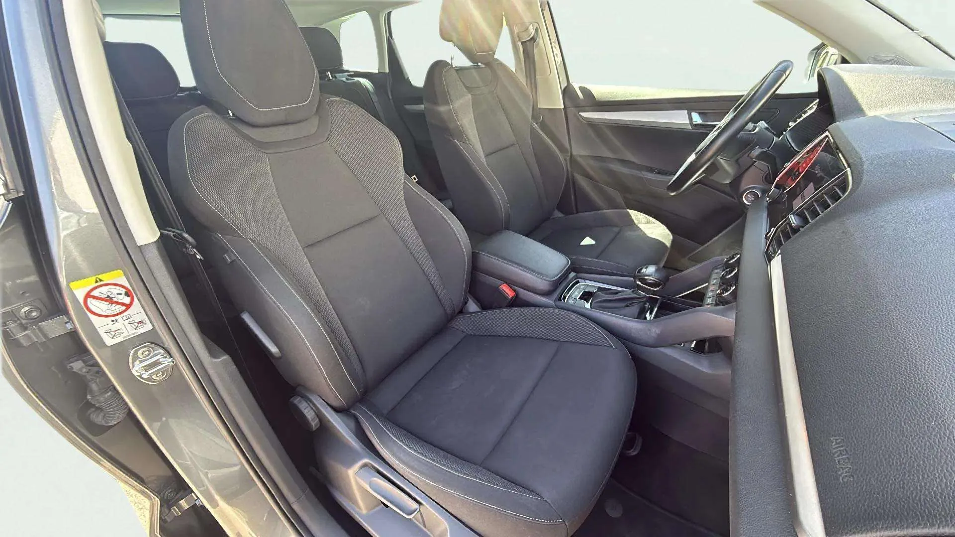 Škoda Karoq 2.0 TDI DSG Ambition - foto 23