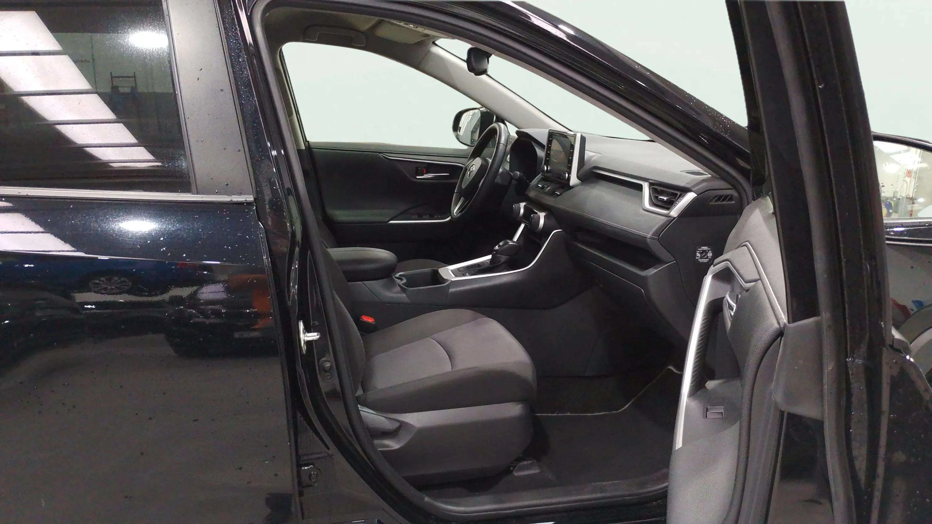 Toyota RAV4 2.5l 220H Advance - foto 13