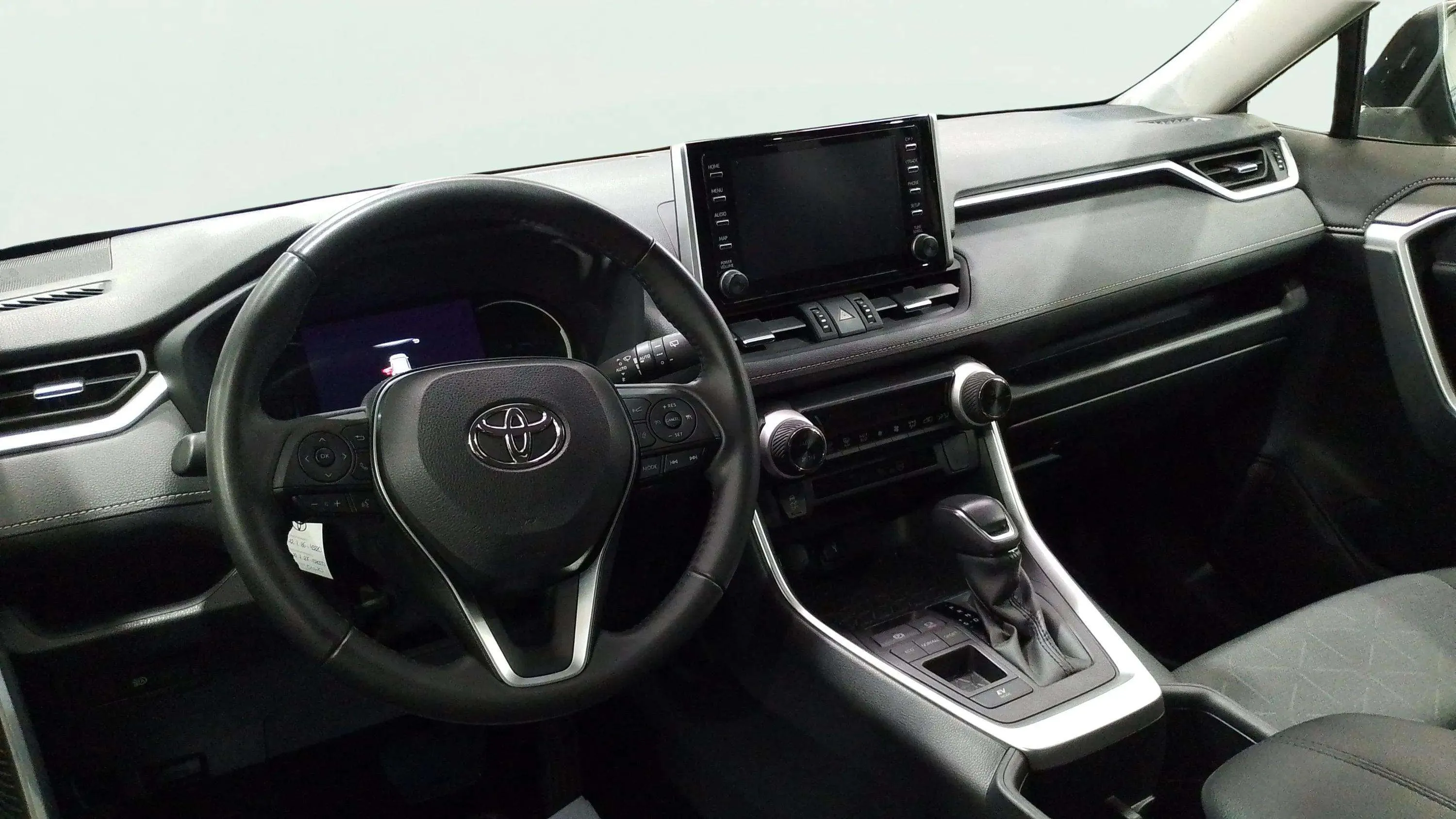 Toyota RAV4 2.5l 220H Advance - foto 17