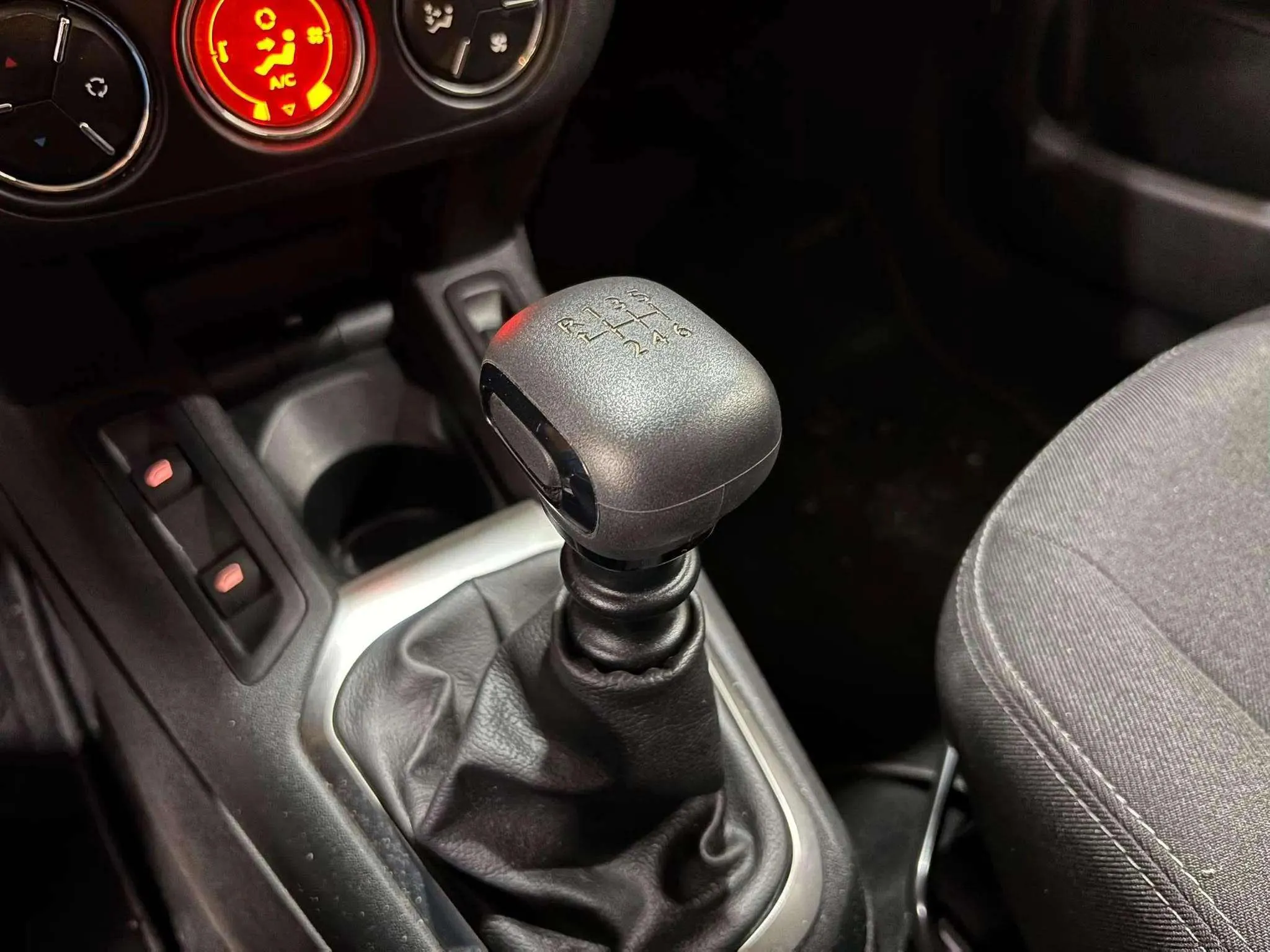 Citroën C-Elysée BlueHDi Feel - foto 16