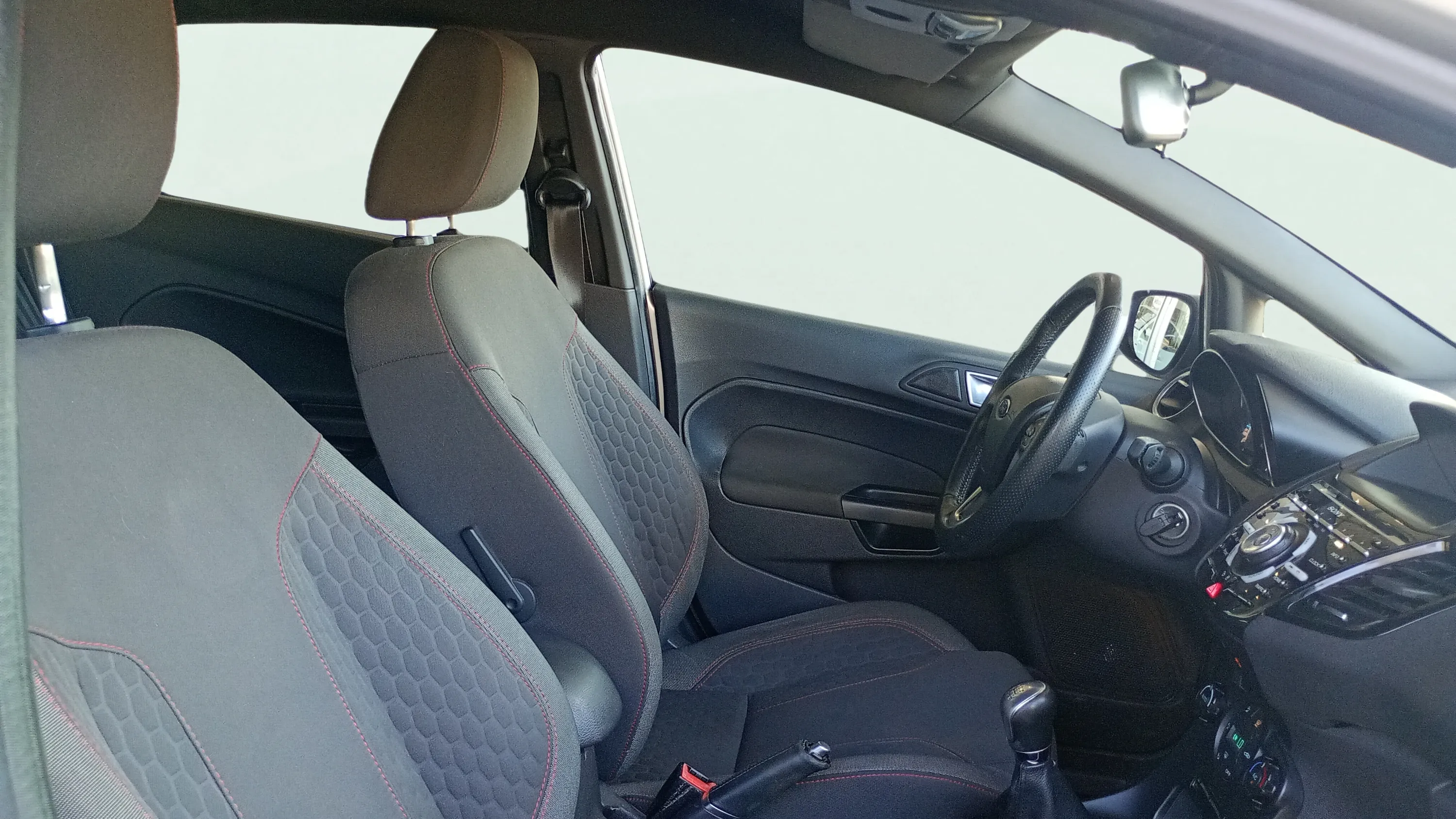 Ford Fiesta 1.0 EcoBoost ST-Line - foto 18