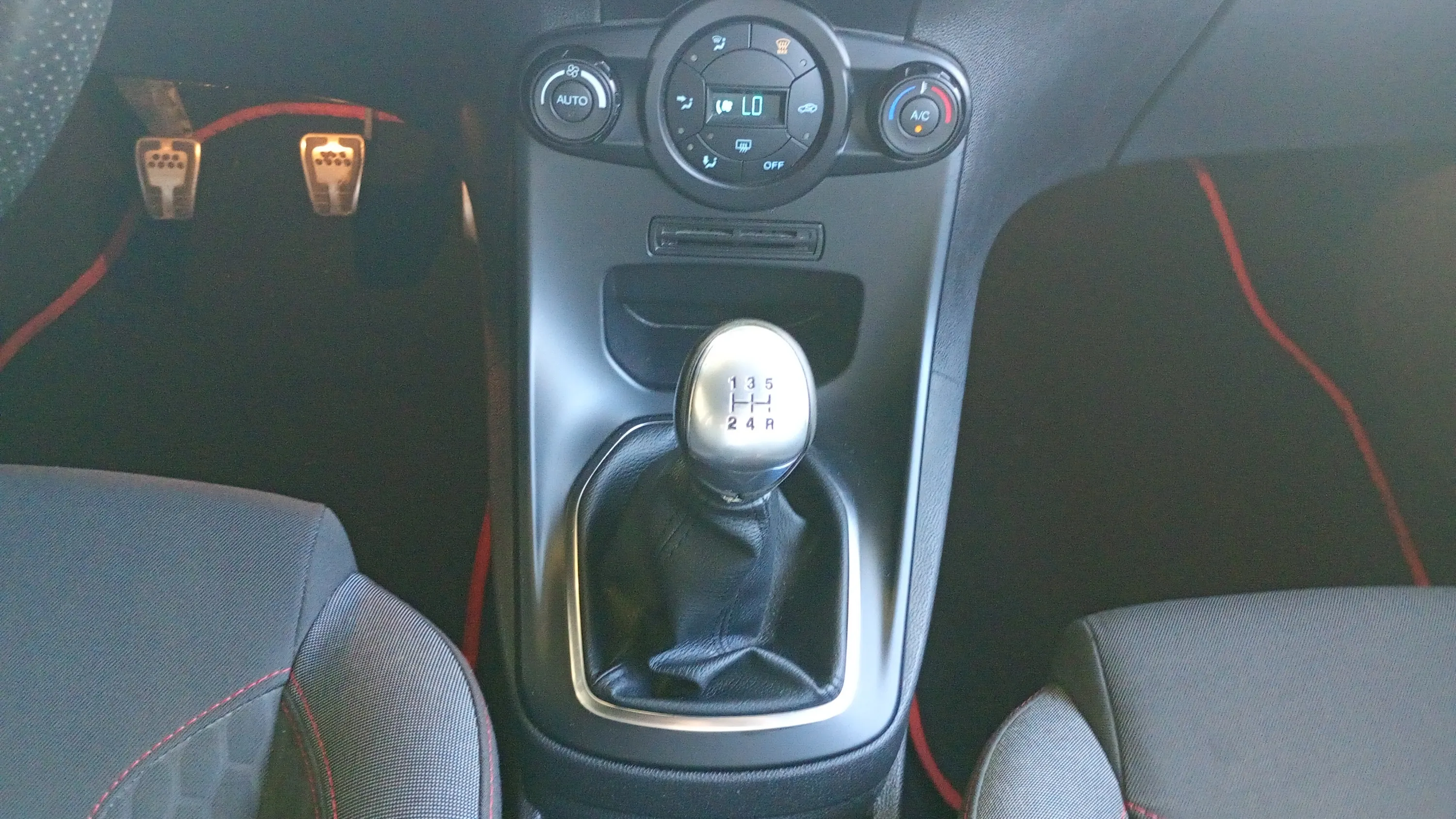 Ford Fiesta 1.0 EcoBoost ST-Line - foto 17