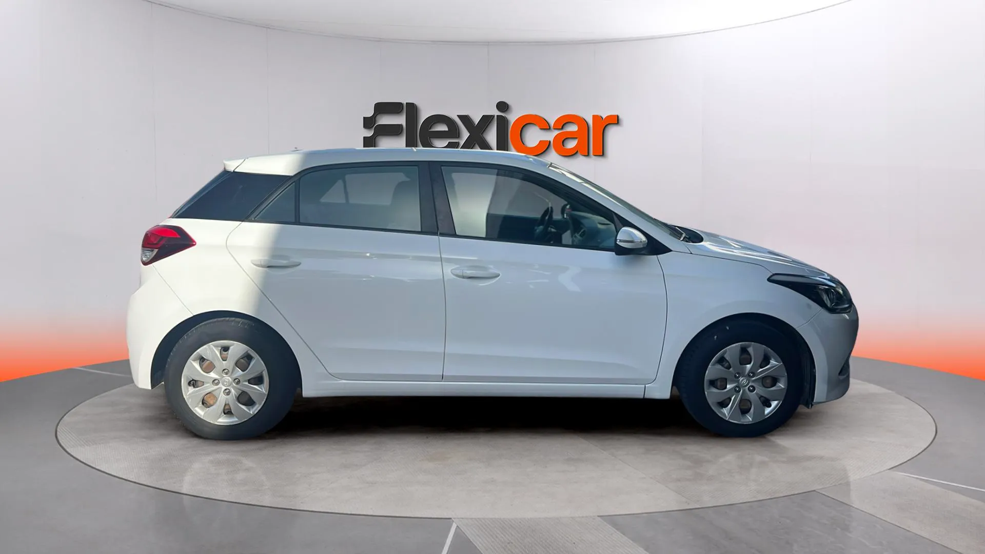 Hyundai i20 1.2 MPI Essence - foto 8