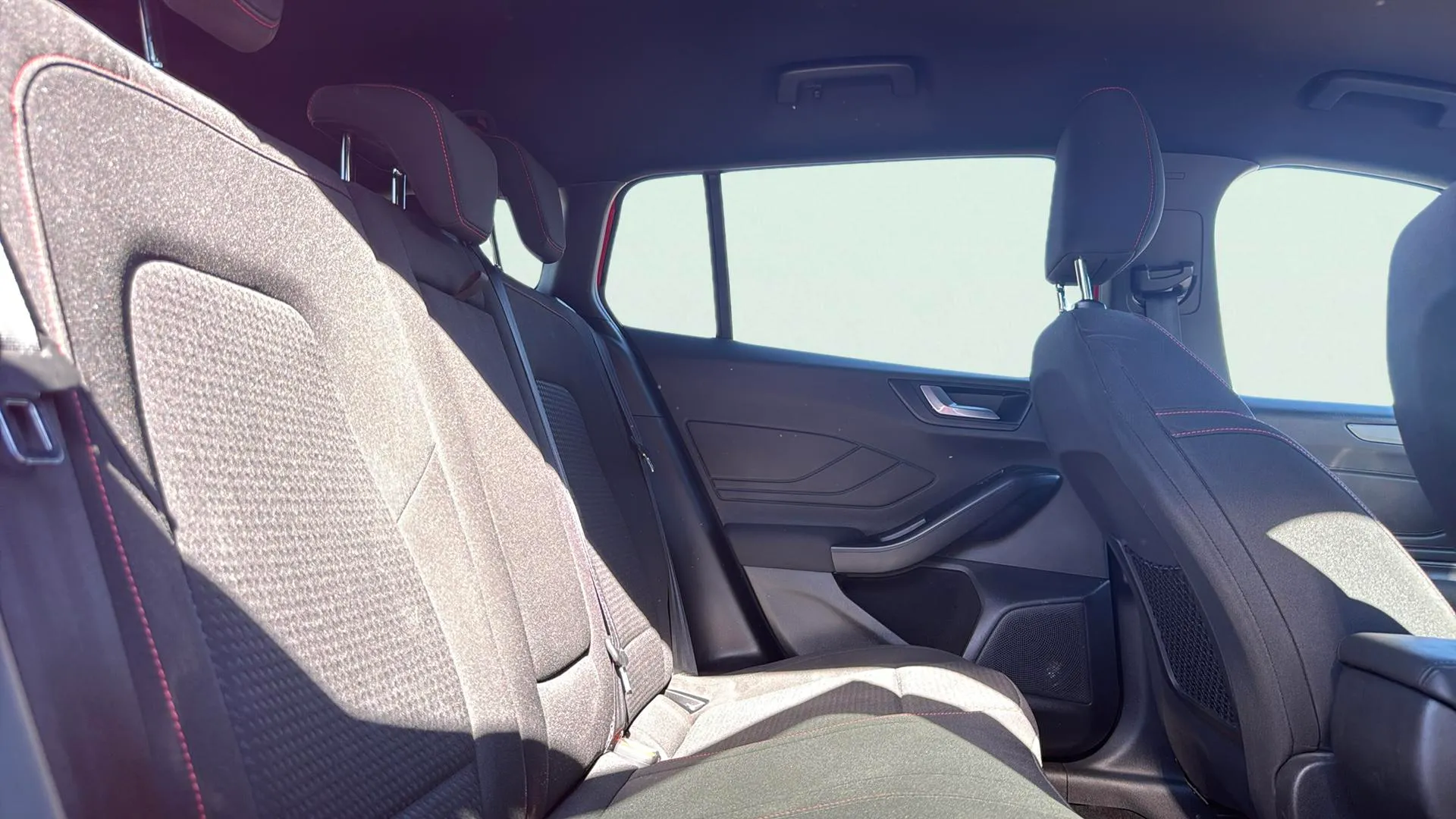 Ford Focus 1.0 EcoBoost ST-Line X - foto 17