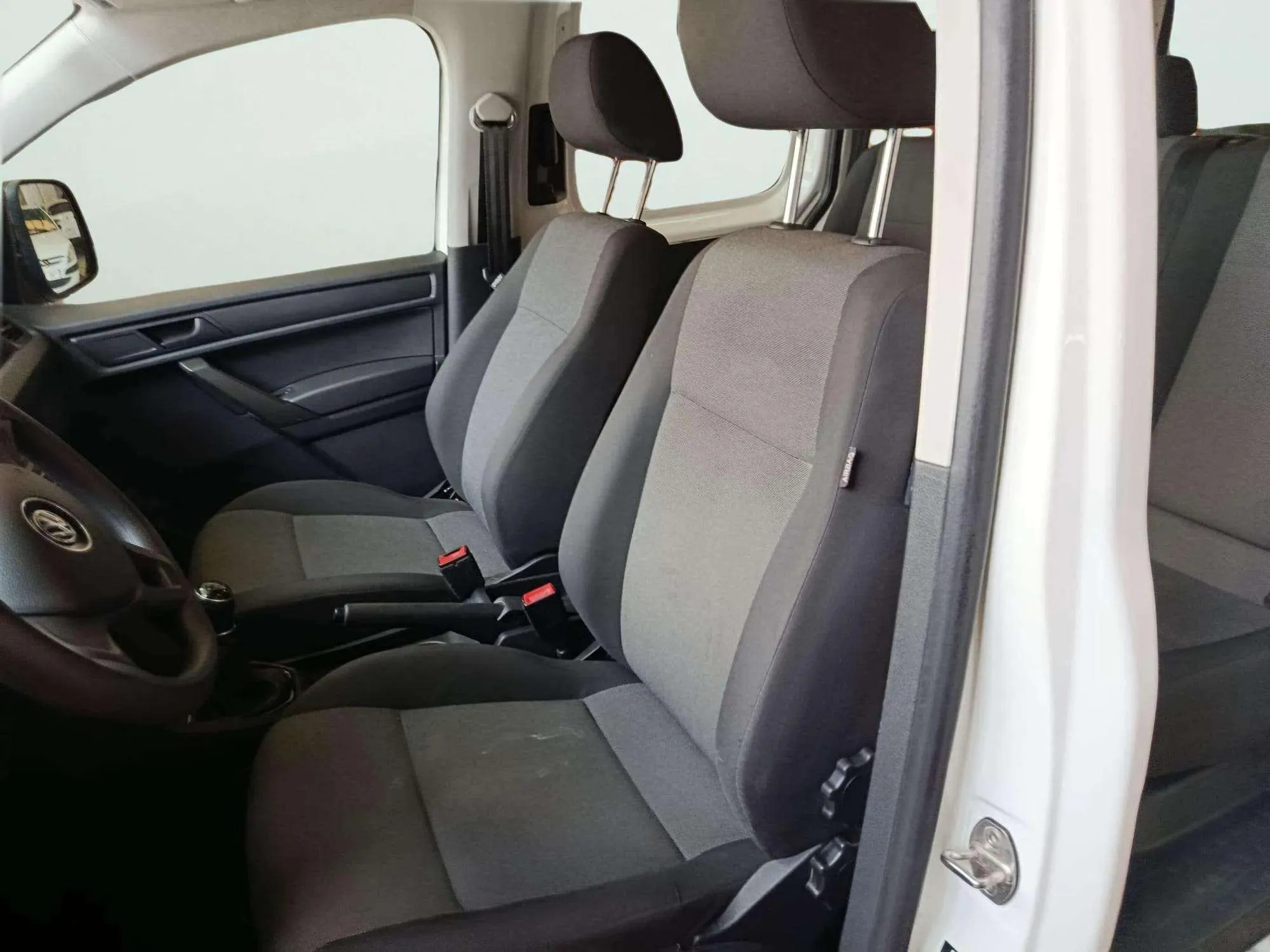 Volkswagen Caddy Trendline 2.0 TDI SCR 4MO BMT - foto 12