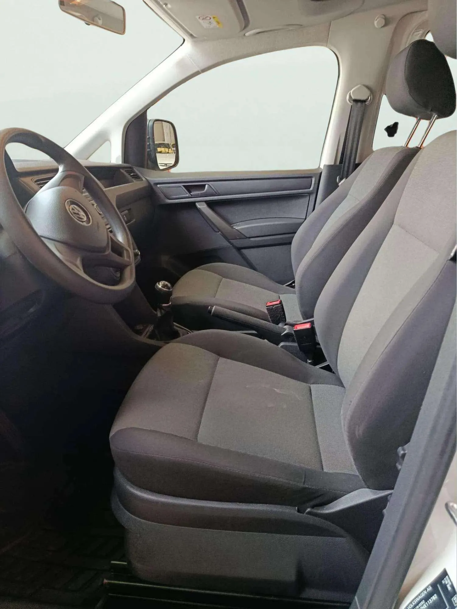 Volkswagen Caddy Trendline 2.0 TDI SCR 4MO BMT - foto 13
