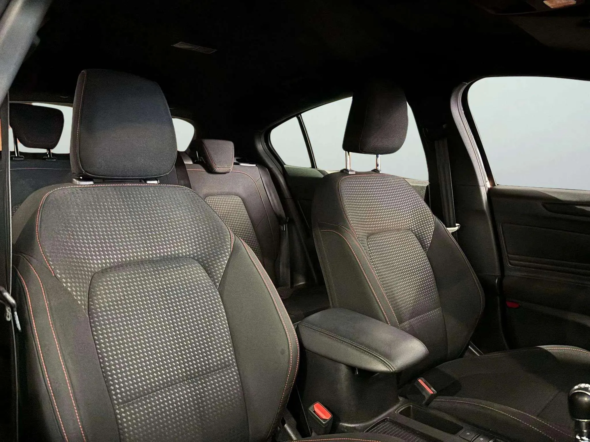 Ford Focus 1.0 EcoBoost MHEV ST-Line Design SIP - foto 8