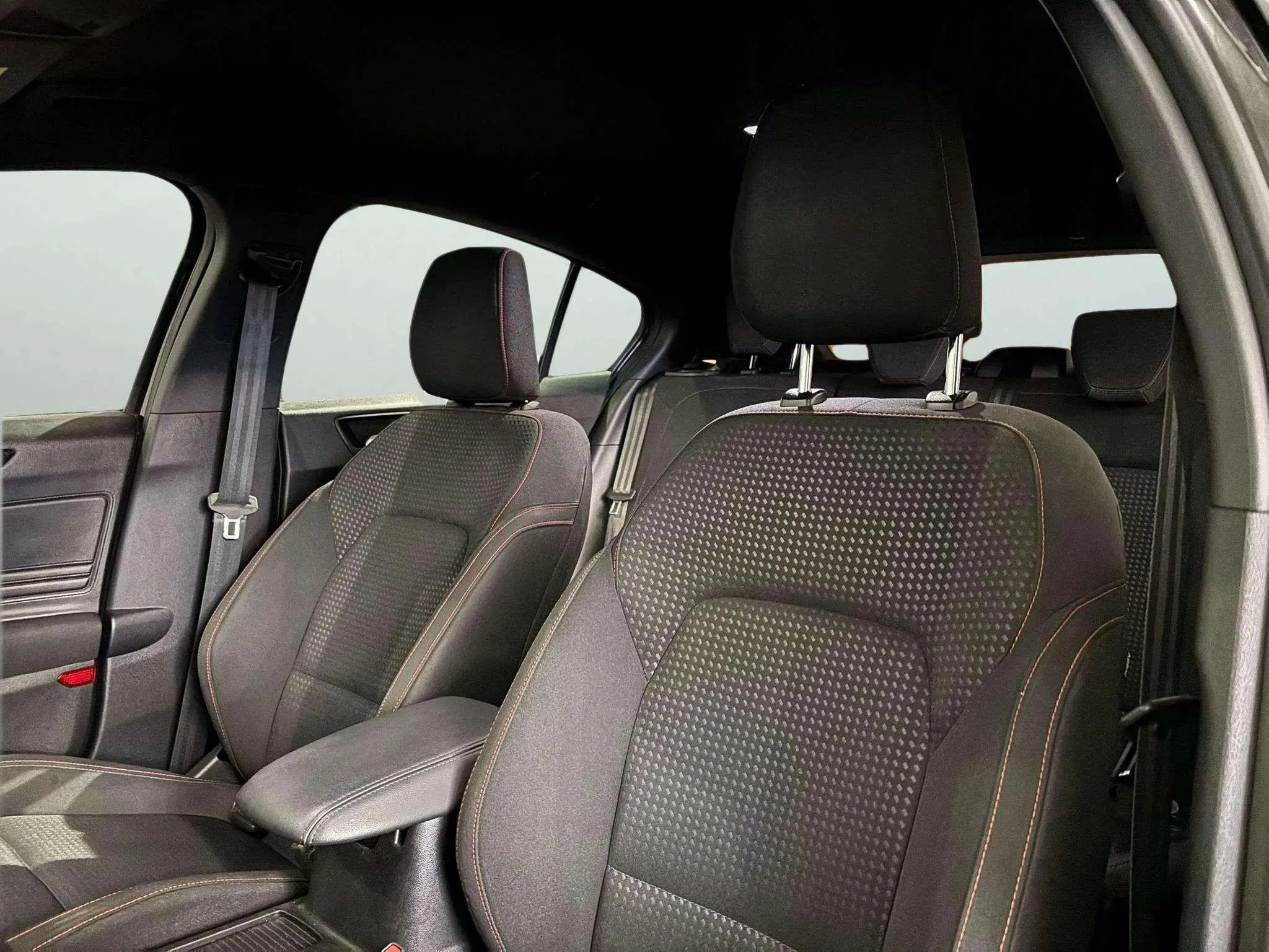 Ford Focus 1.0 EcoBoost MHEV ST-Line Design SIP - foto 9