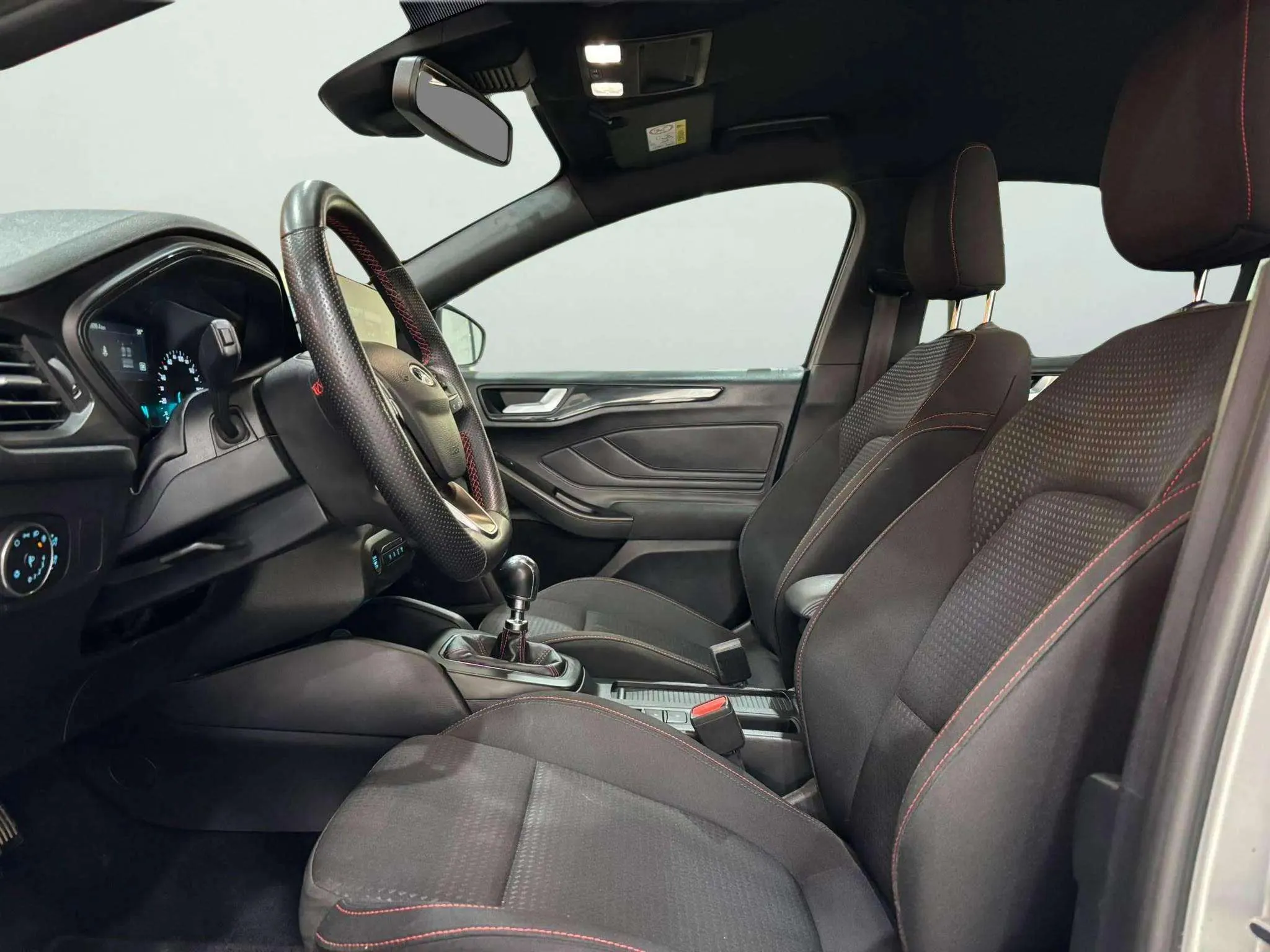 Ford Focus 1.0 EcoBoost MHEV ST-Line Design SIP - foto 9
