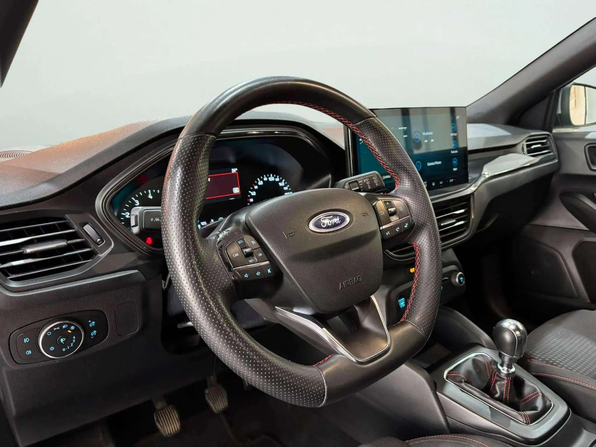Ford Focus 1.0 EcoBoost MHEV ST-Line Design SIP - foto 6