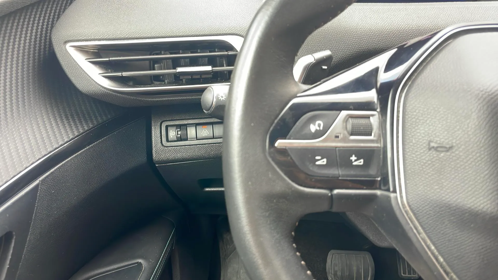 Peugeot 5008 1.2 Allure eDCS6 - foto 18
