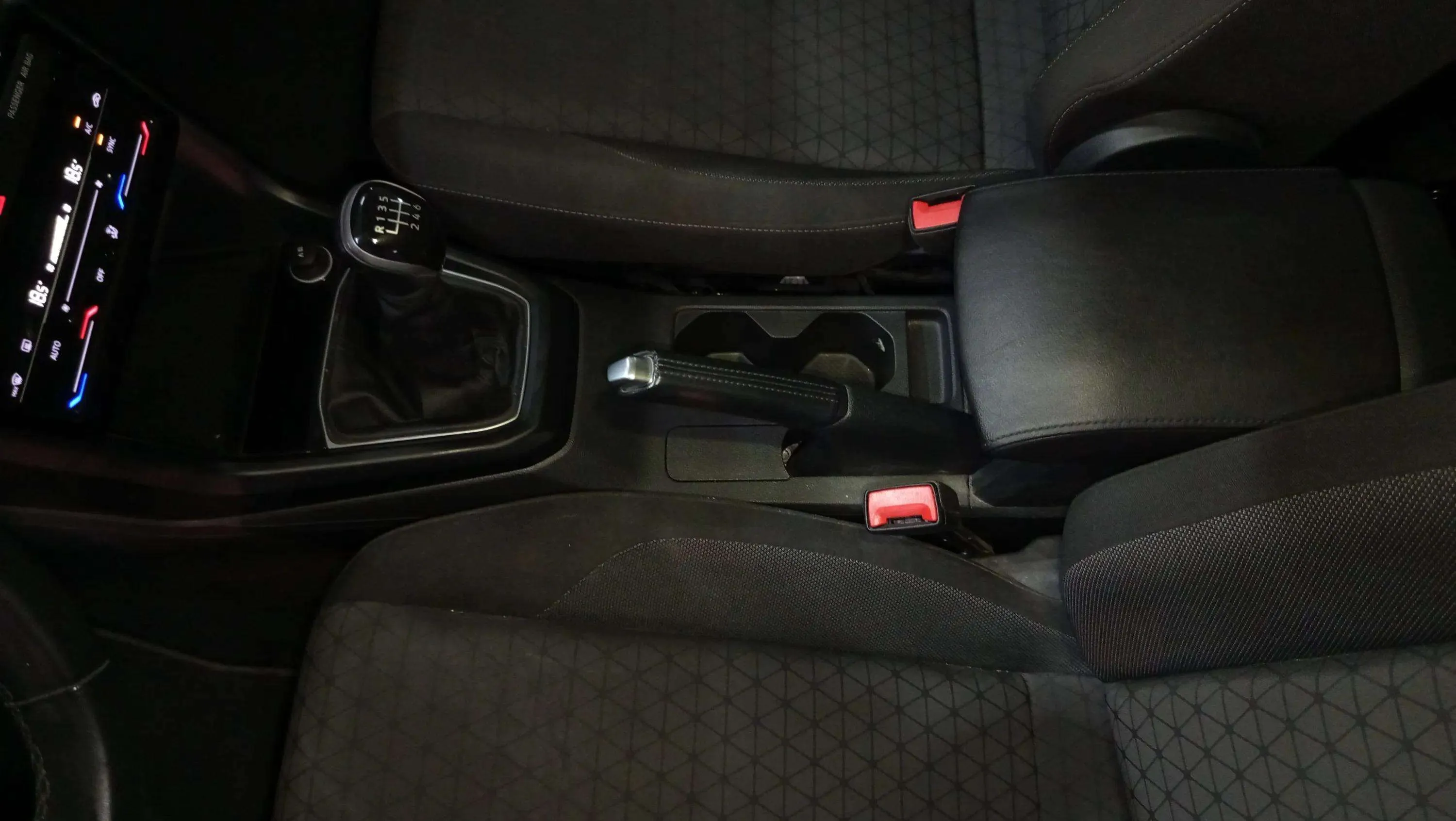 Volkswagen T-Cross Advance 1.0 TSI - foto 18