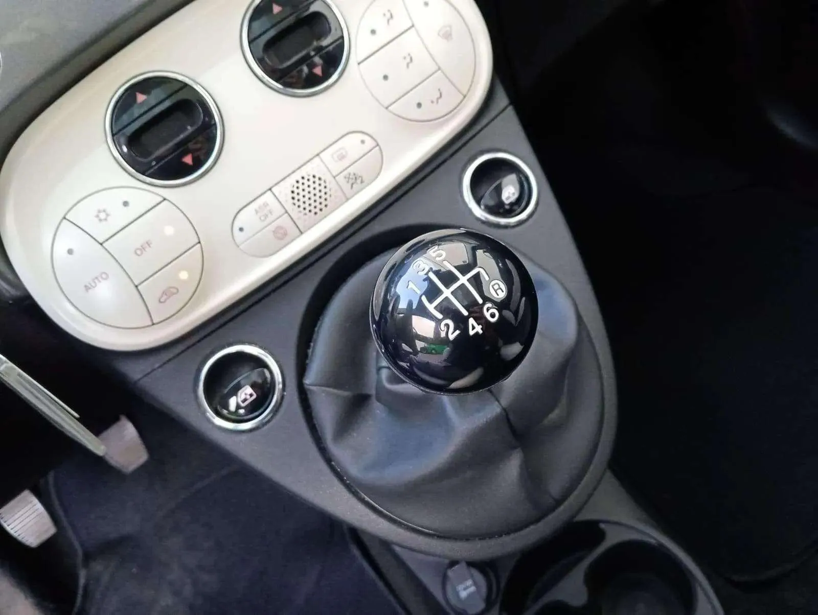 Fiat 500 Dolcevita 1.0 Hybrid - foto 8