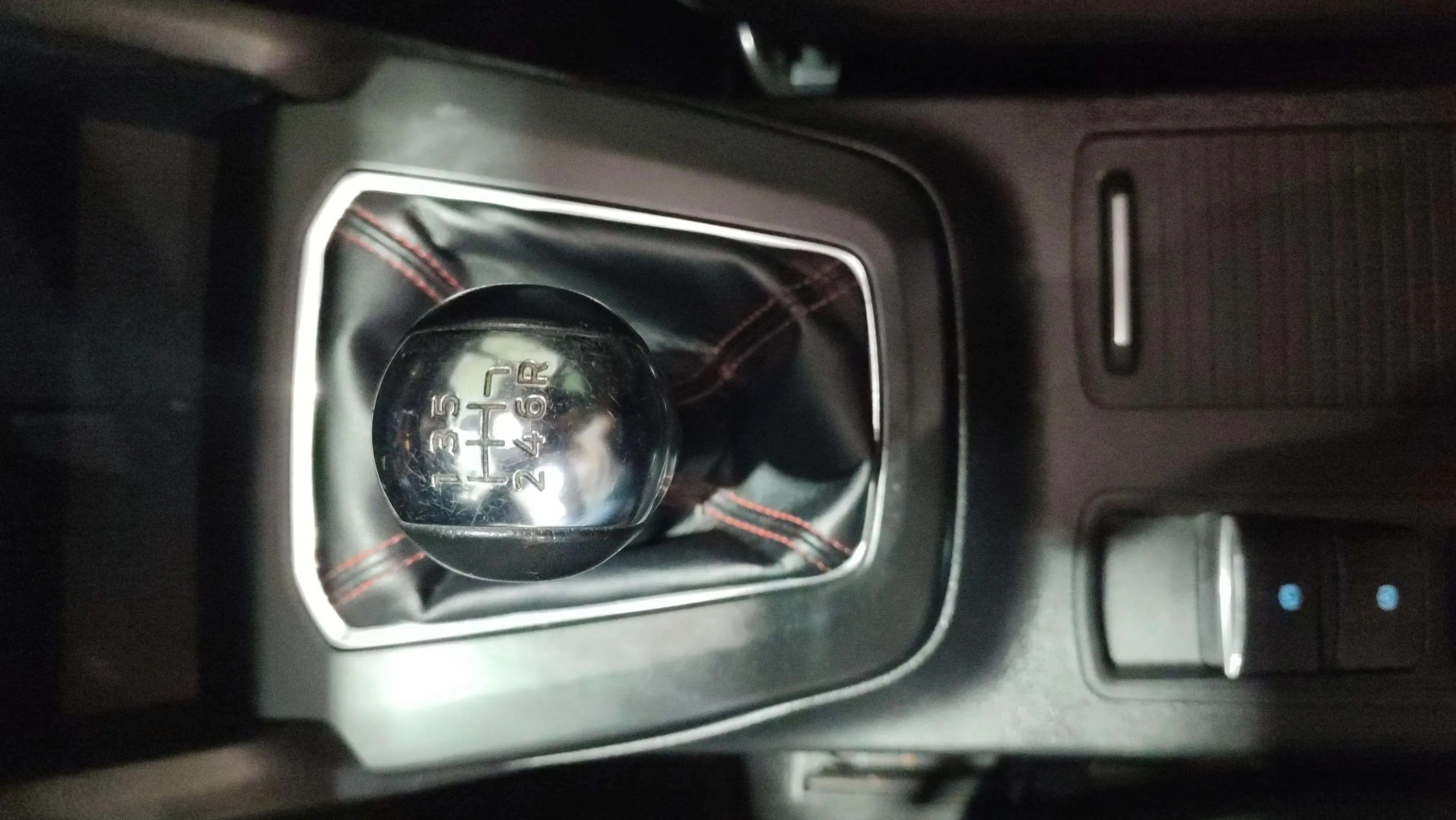 Ford Focus 1.0 EcoBoost ST-Line X - foto 14