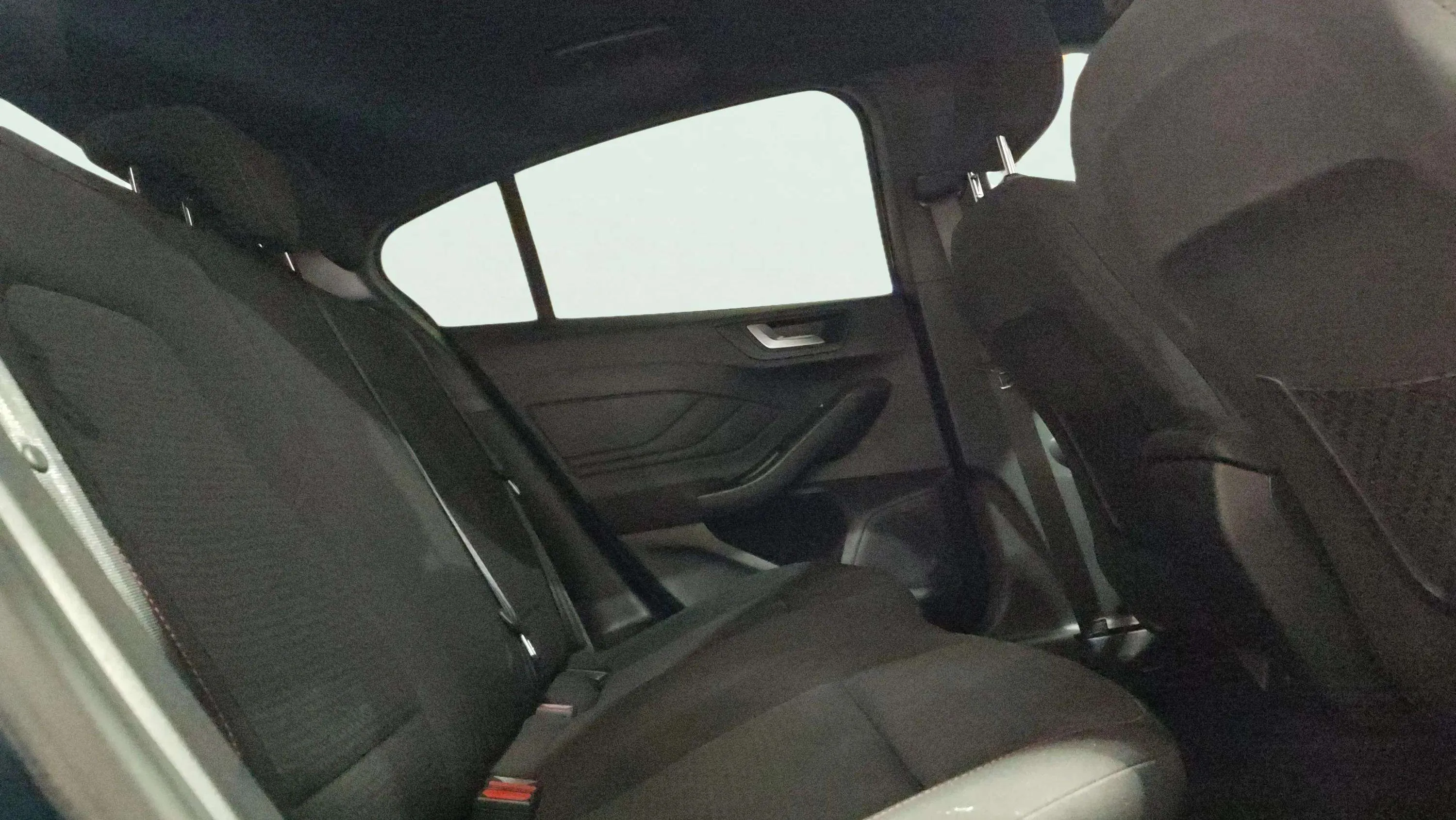 Ford Focus 1.0 EcoBoost ST-Line - foto 20