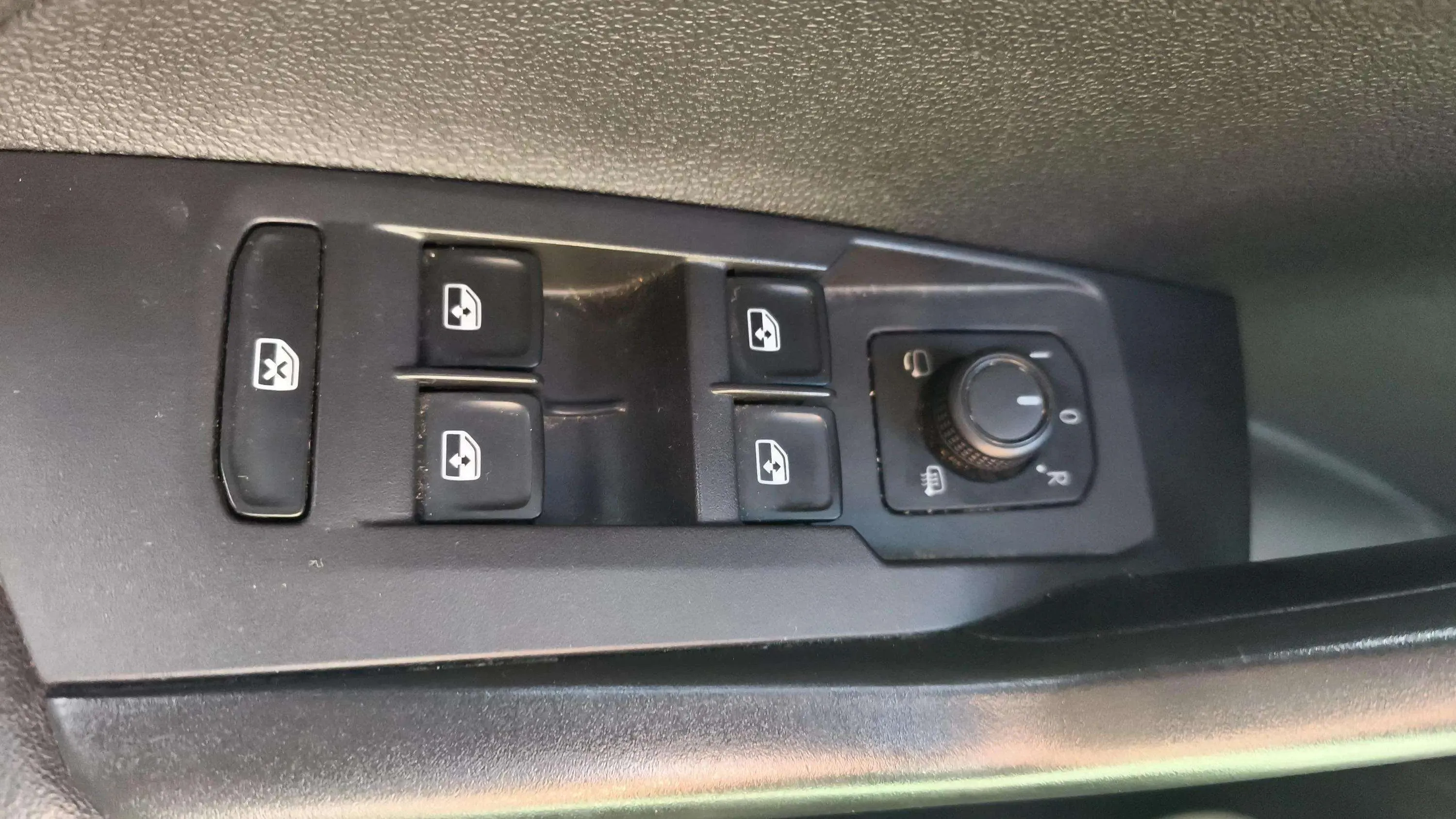 Volkswagen T-Cross Advance 1.0 TSI - foto 16