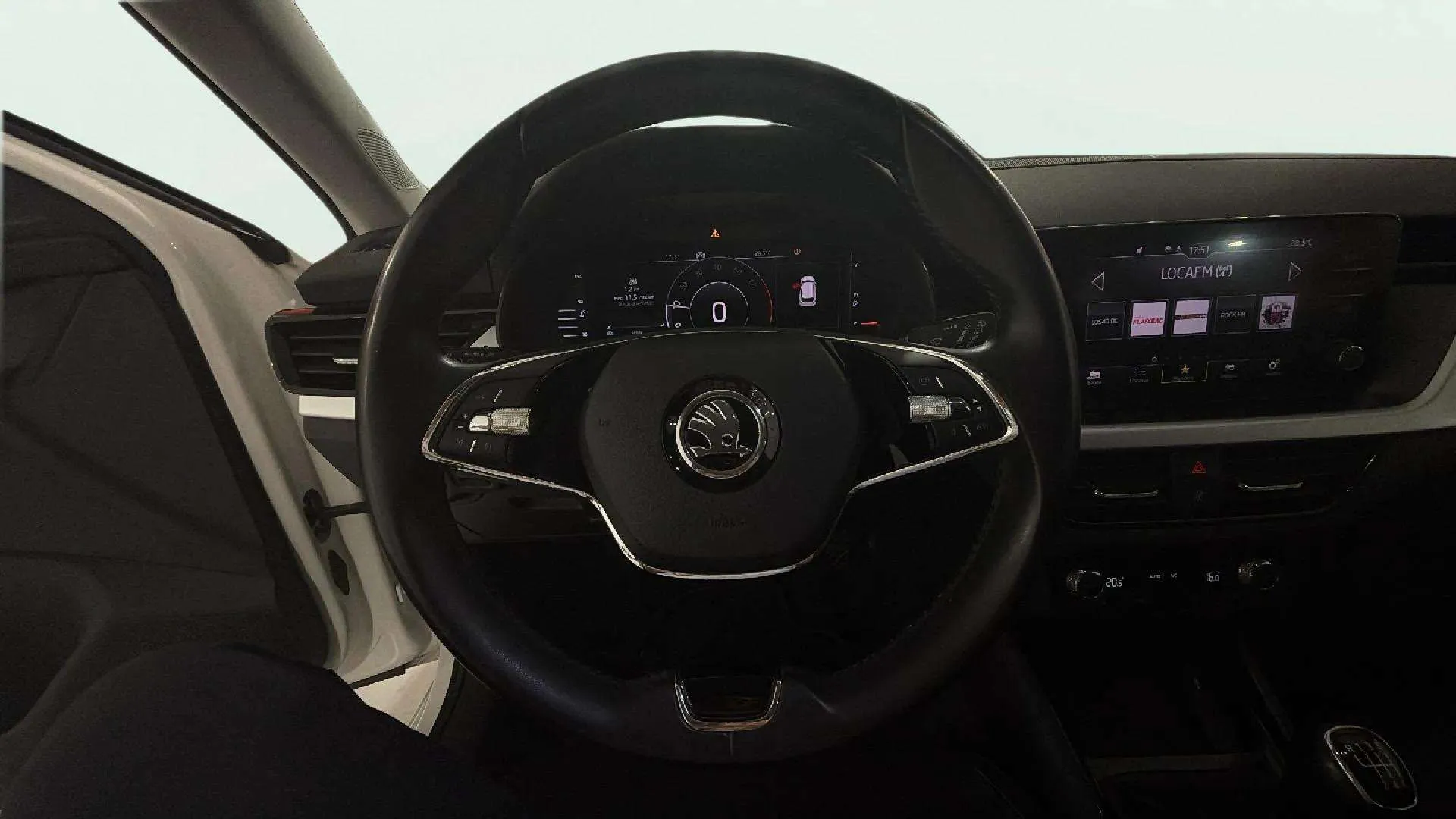 Škoda Kamiq 1.0 TSI Active - foto 11