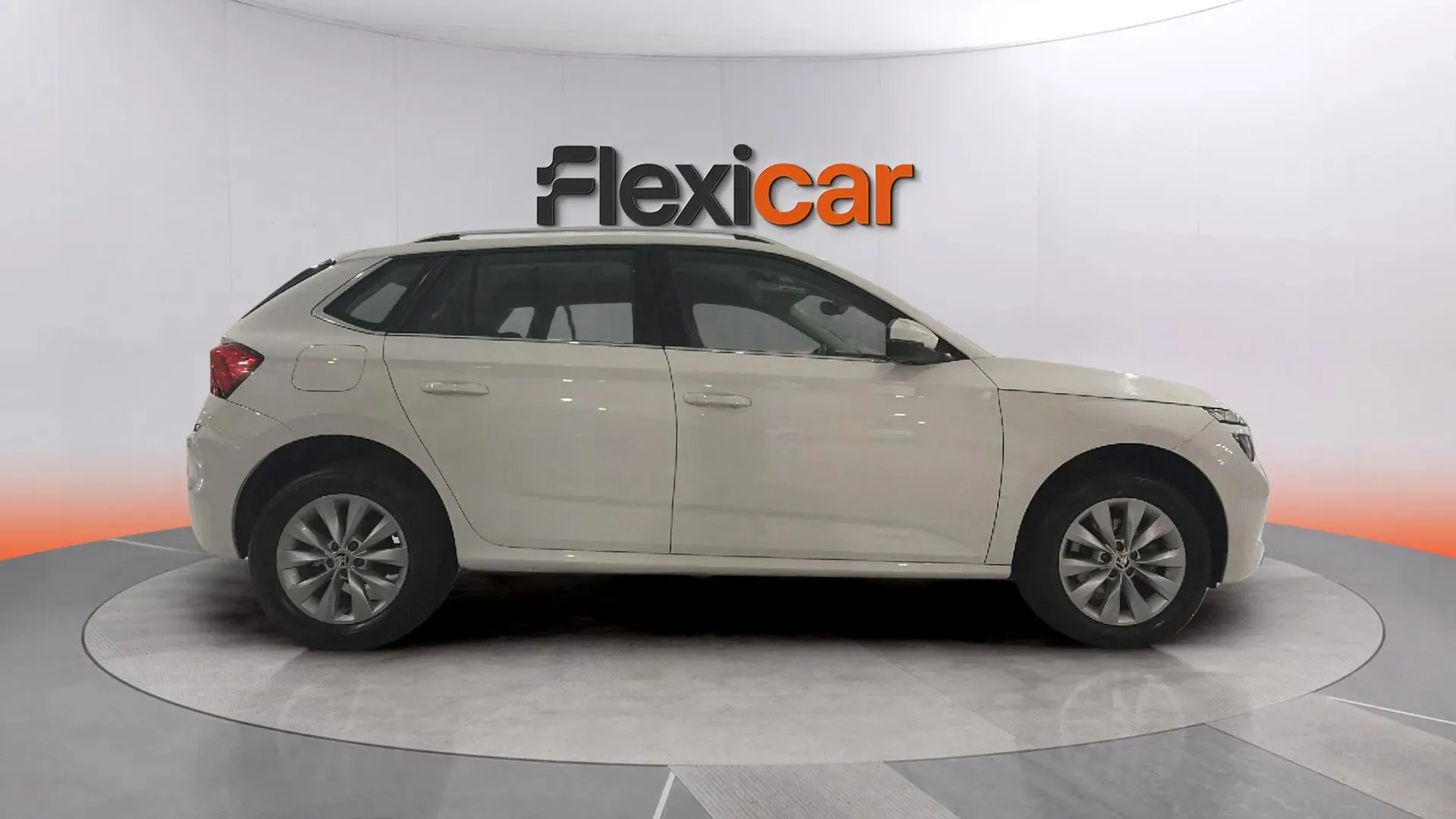 Škoda Kamiq 1.0 TSI Active - foto 4