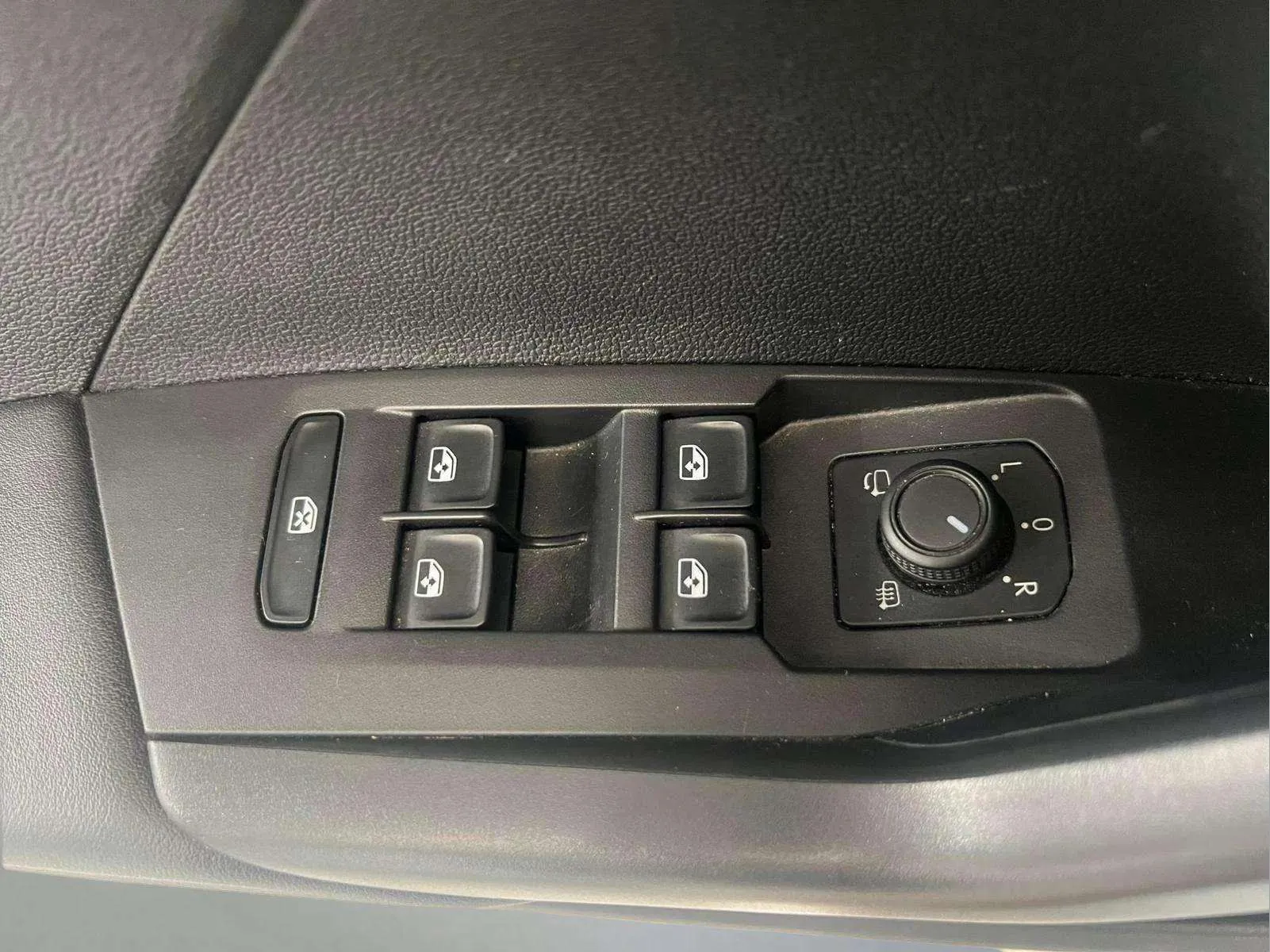 Volkswagen T-Cross Advance 1.0 TSI - foto 13