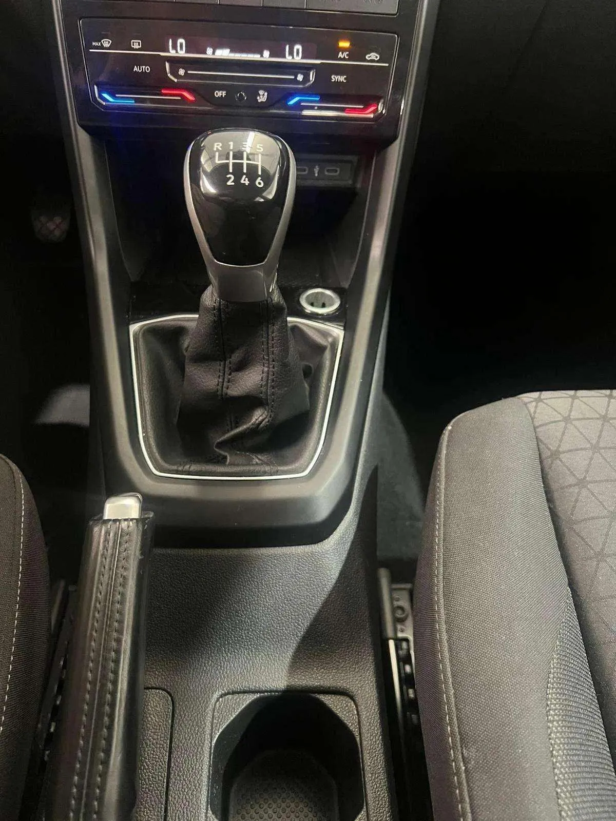 Volkswagen T-Cross Advance 1.0 TSI - foto 21
