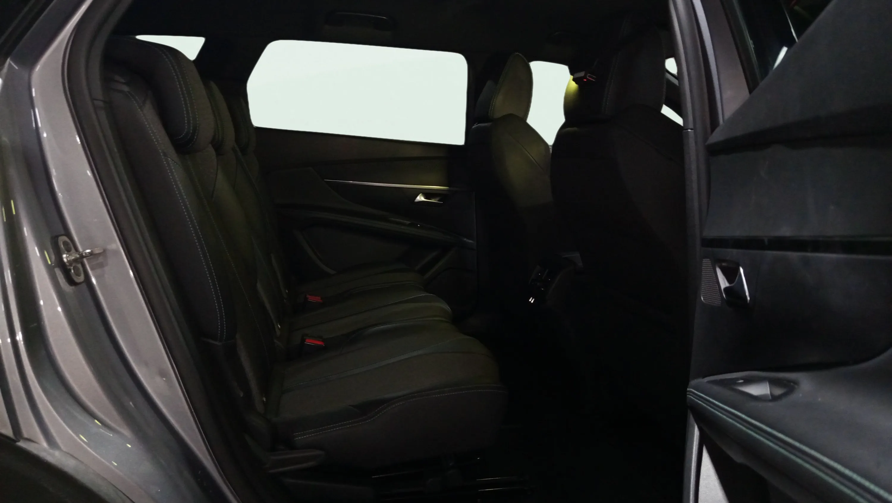 Peugeot 5008 1.2 Allure Pack eDCS6 - foto 17