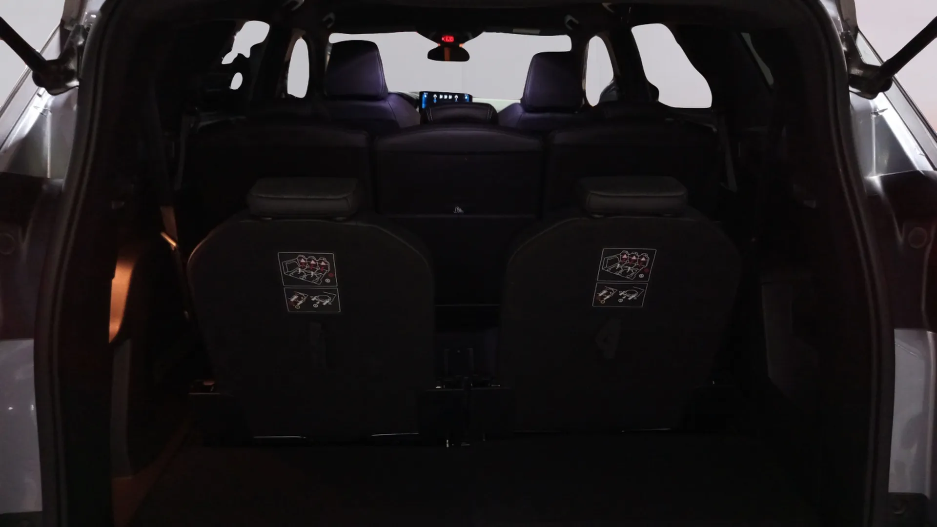 Peugeot 5008 1.2 Allure Pack eDCS6 - foto 21