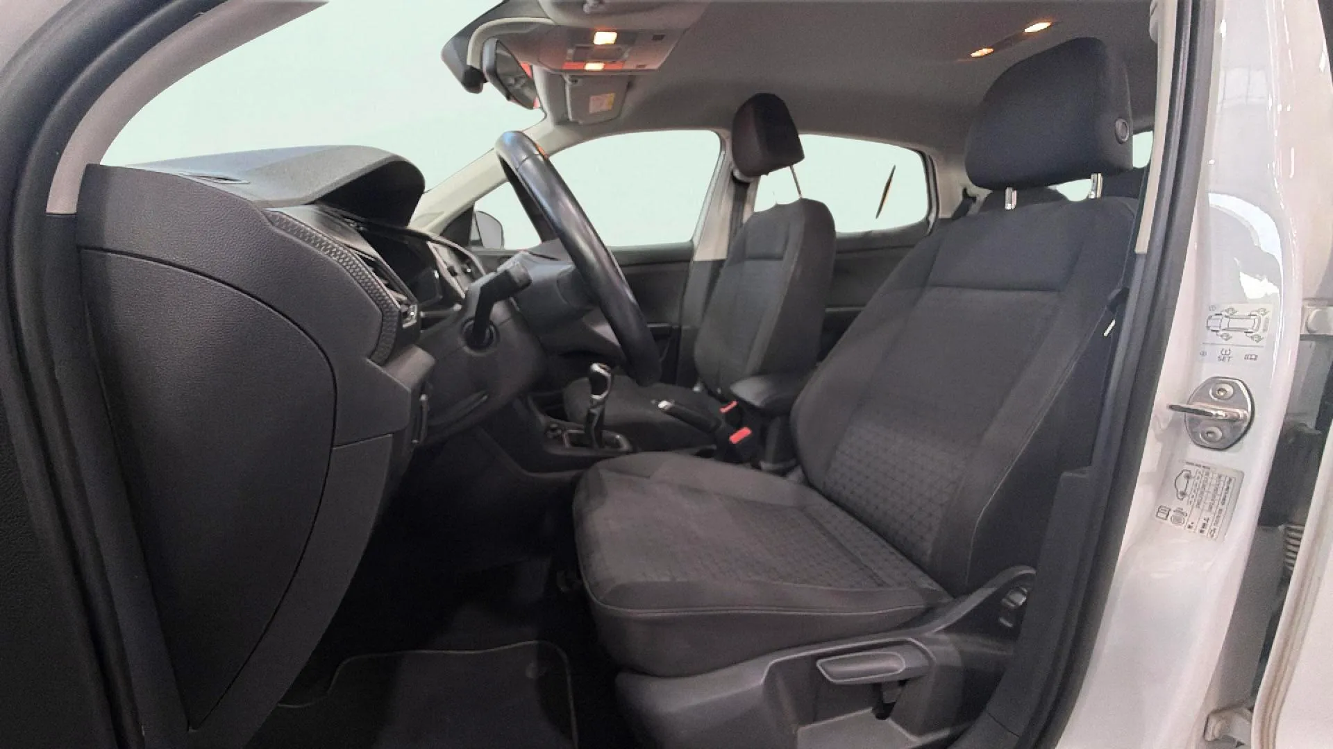 Volkswagen T-Cross Advance 1.0 TSI - foto 11