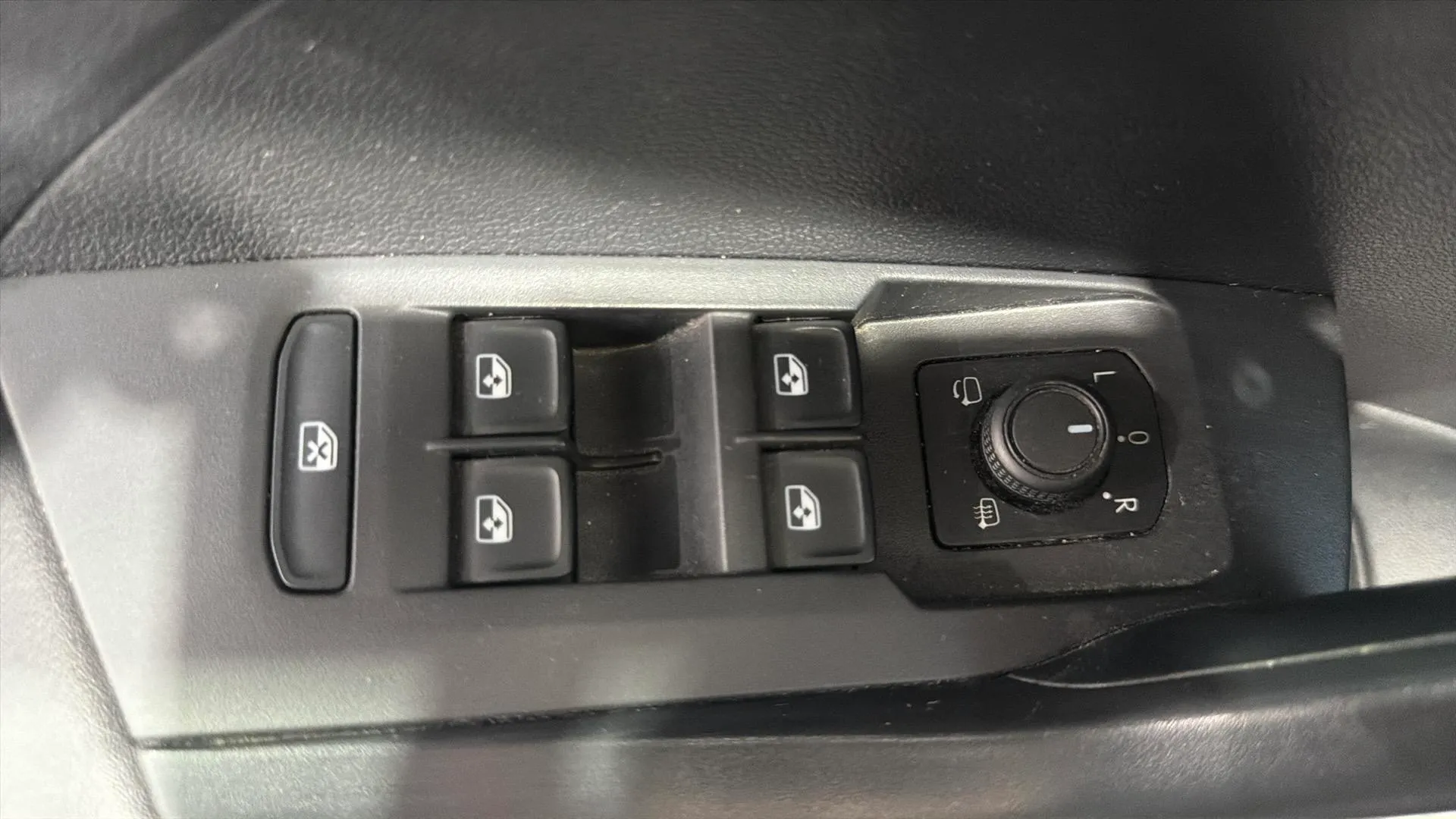 Volkswagen T-Cross Advance 1.0 TSI - foto 12