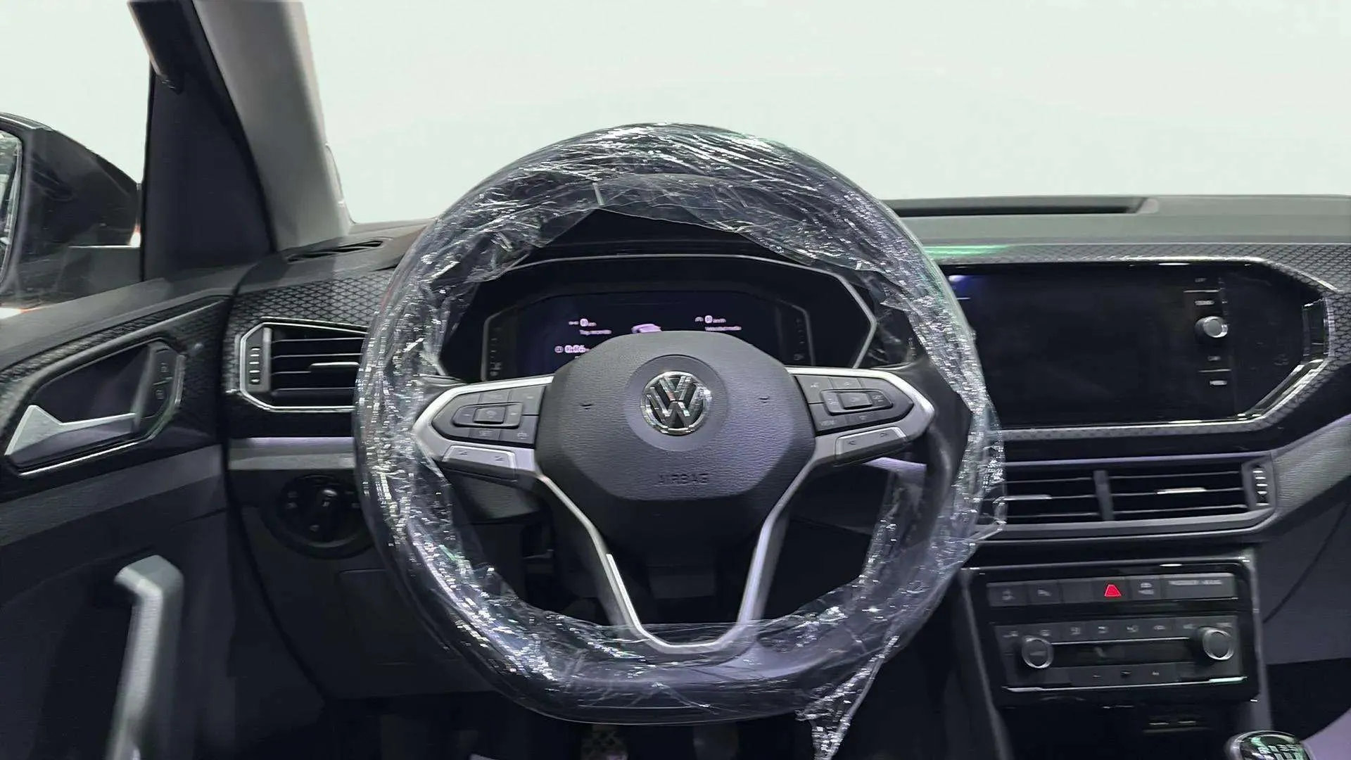 Volkswagen T-Cross Advance 1.0 TSI - foto 12