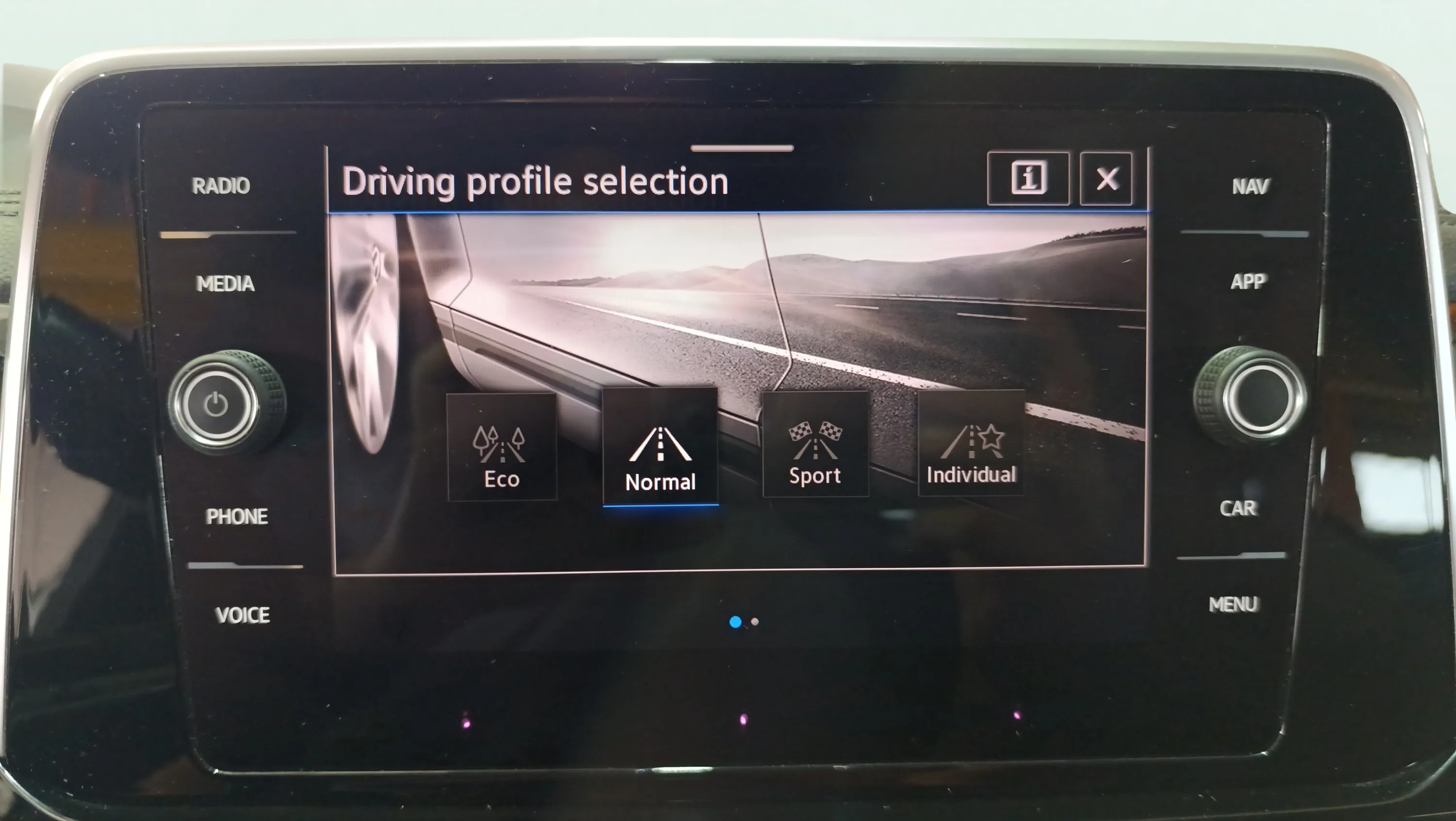 Volkswagen T-Roc R-Line 2.0 TDI DSG - foto 24