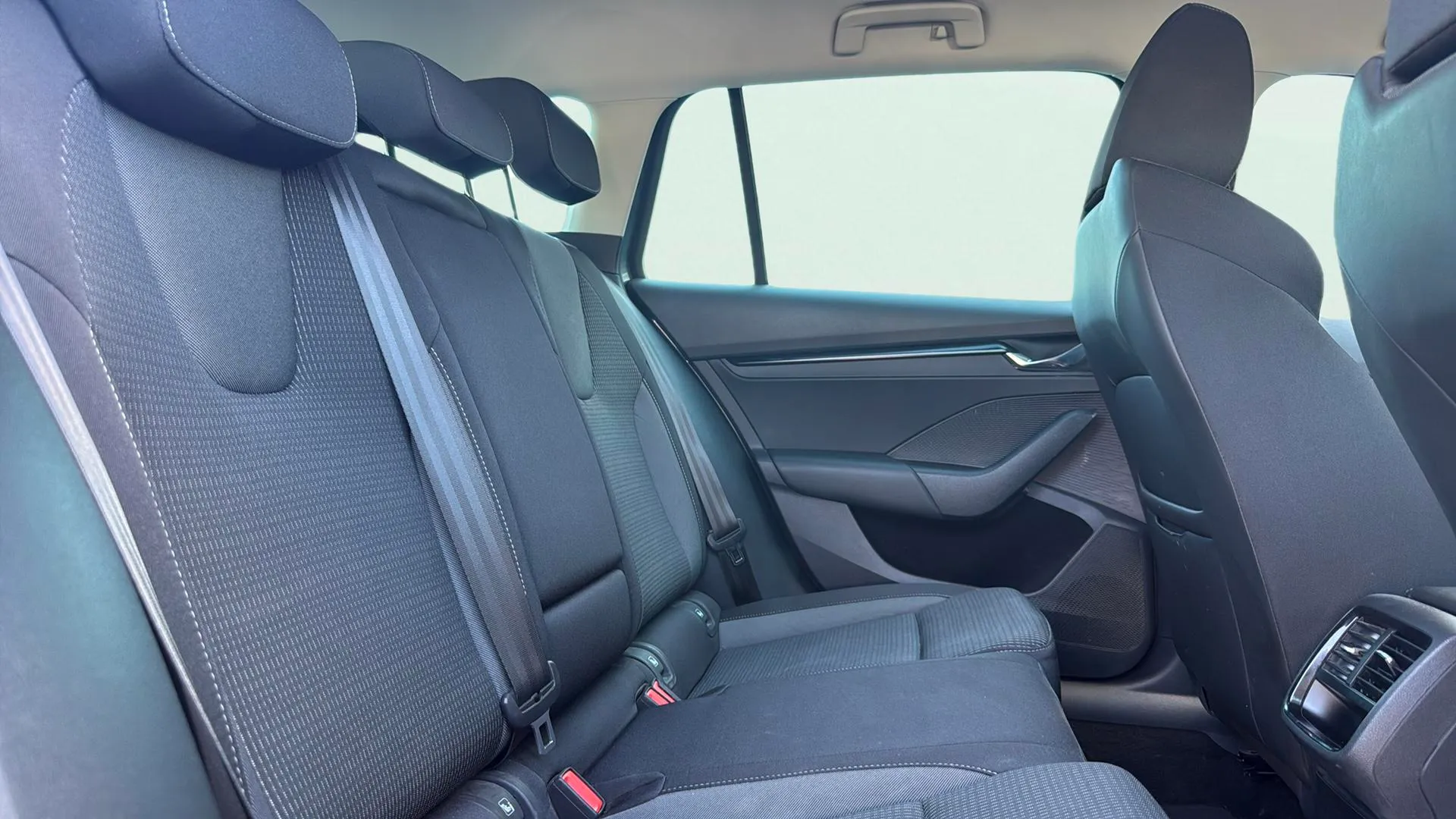 Škoda Octavia 1.5 TSI Style - foto 17