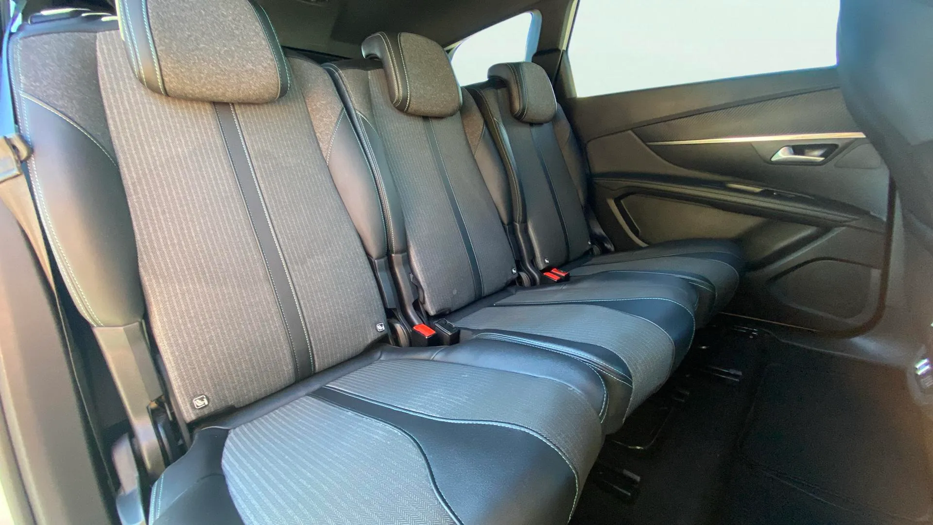 Peugeot 5008 1.2 Allure Pack eDCS6 - foto 14