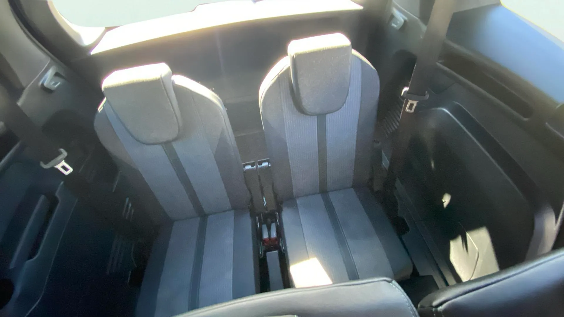 Peugeot 5008 1.2 Allure Pack eDCS6 - foto 24