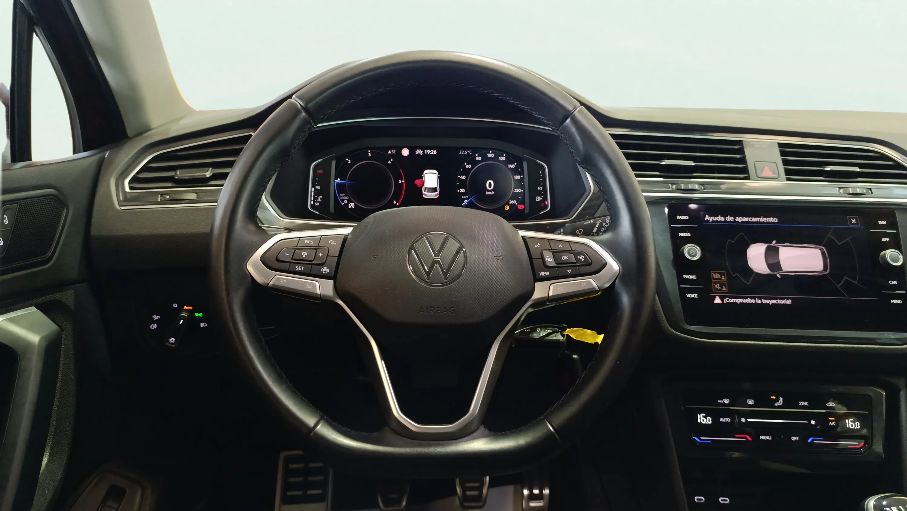 Volkswagen Tiguan Urban Sport 2.0 TDI - foto 10