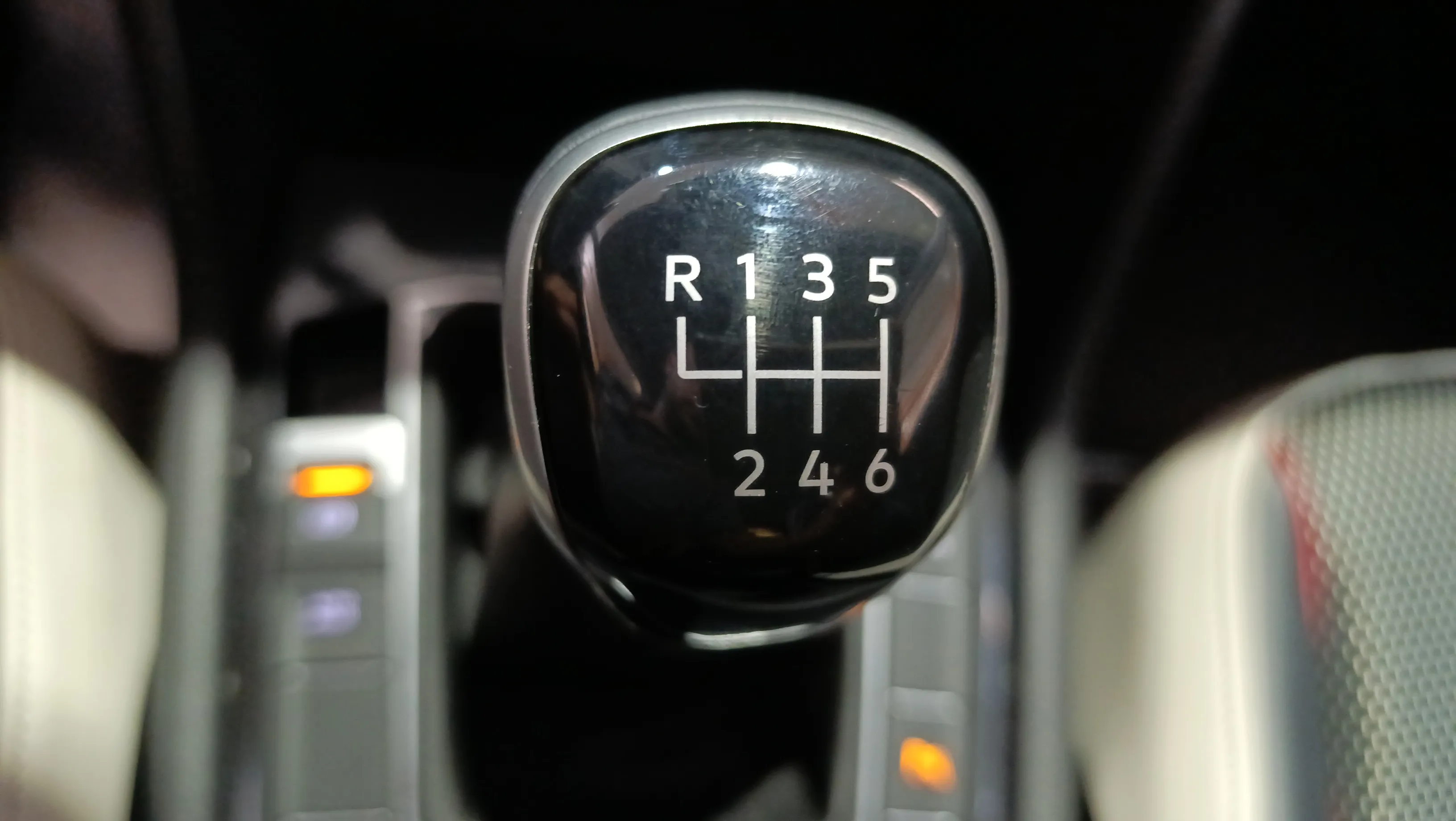 Volkswagen Tiguan Urban Sport 2.0 TDI - foto 27