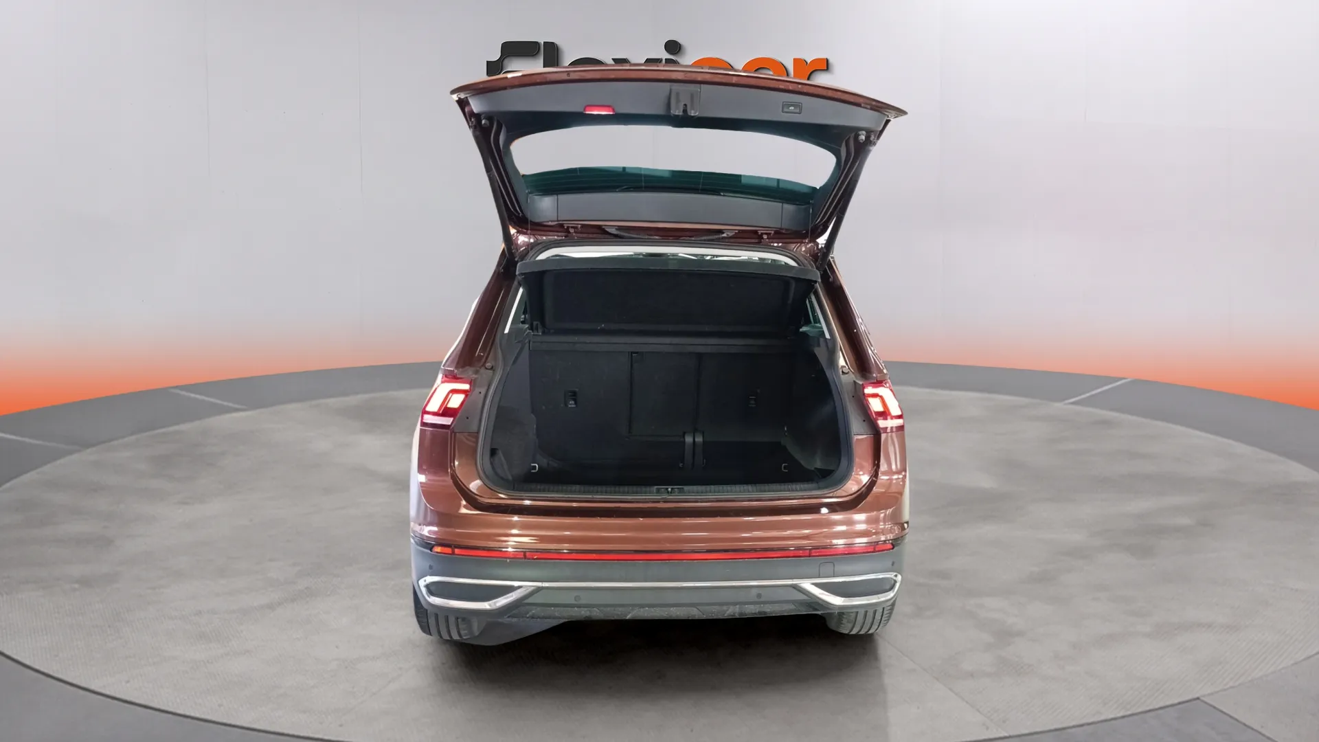 Volkswagen Tiguan Urban Sport 2.0 TDI - foto 36