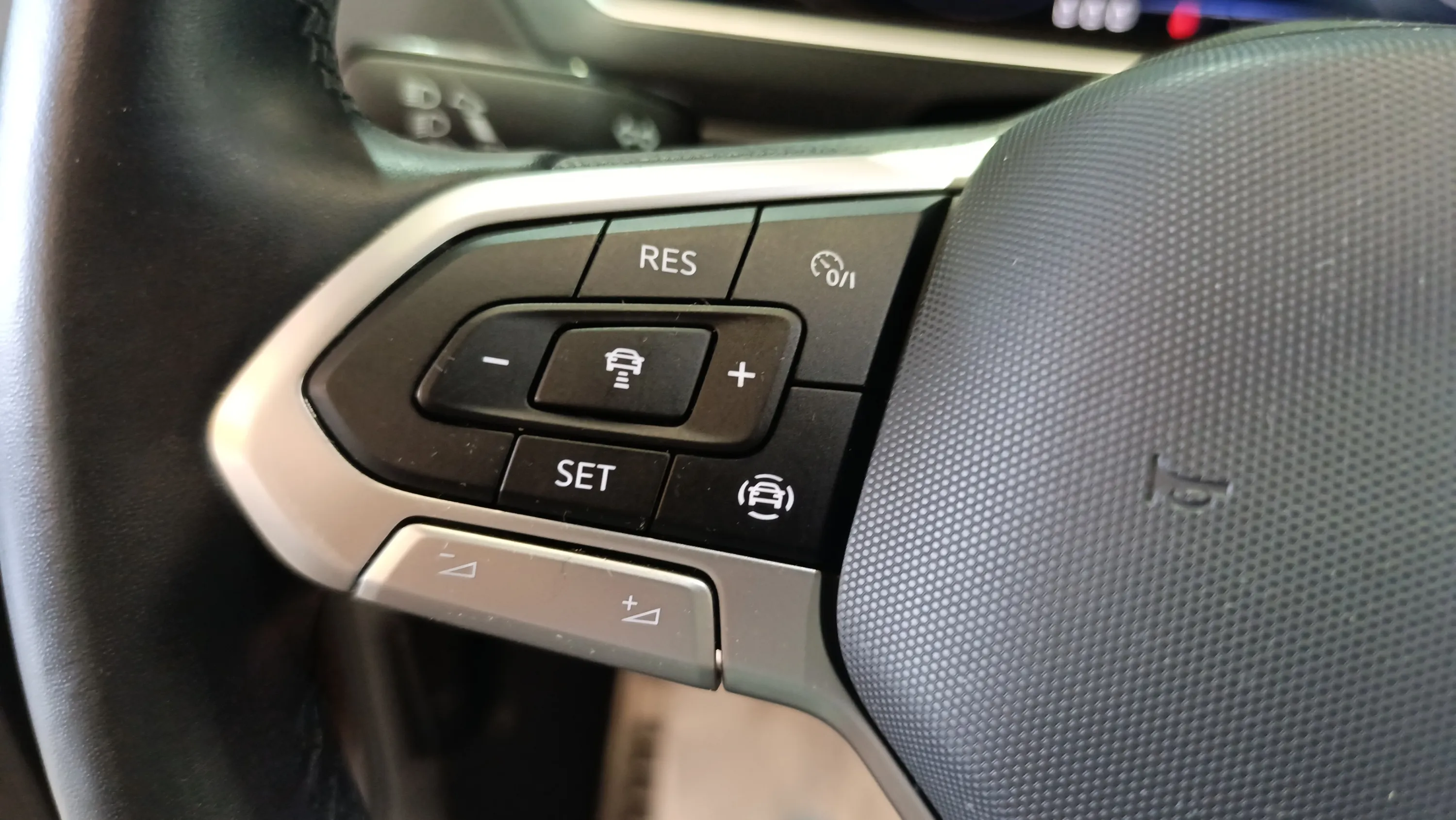 Volkswagen Tiguan Urban Sport 2.0 TDI - foto 11