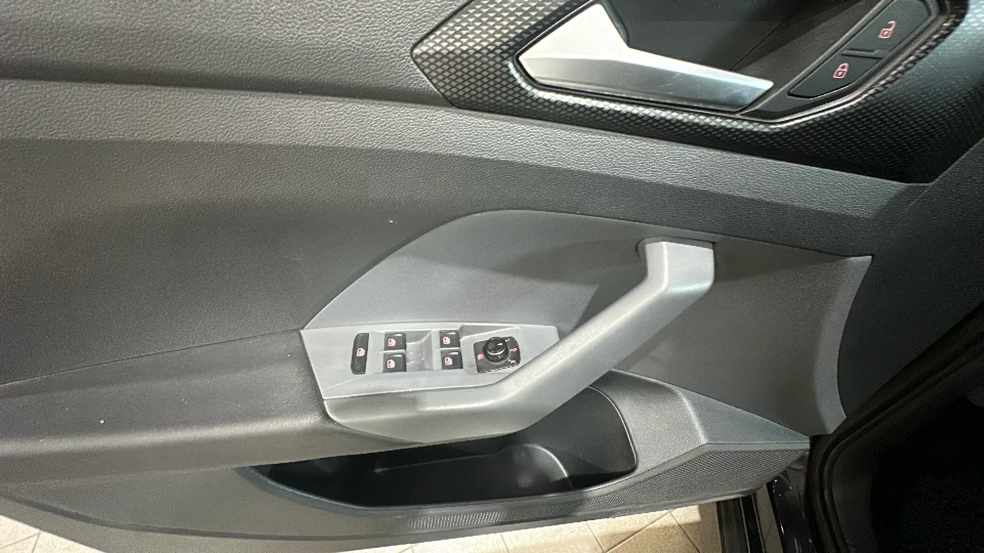 Volkswagen T-Cross Advance 1.0 TSI - foto 21