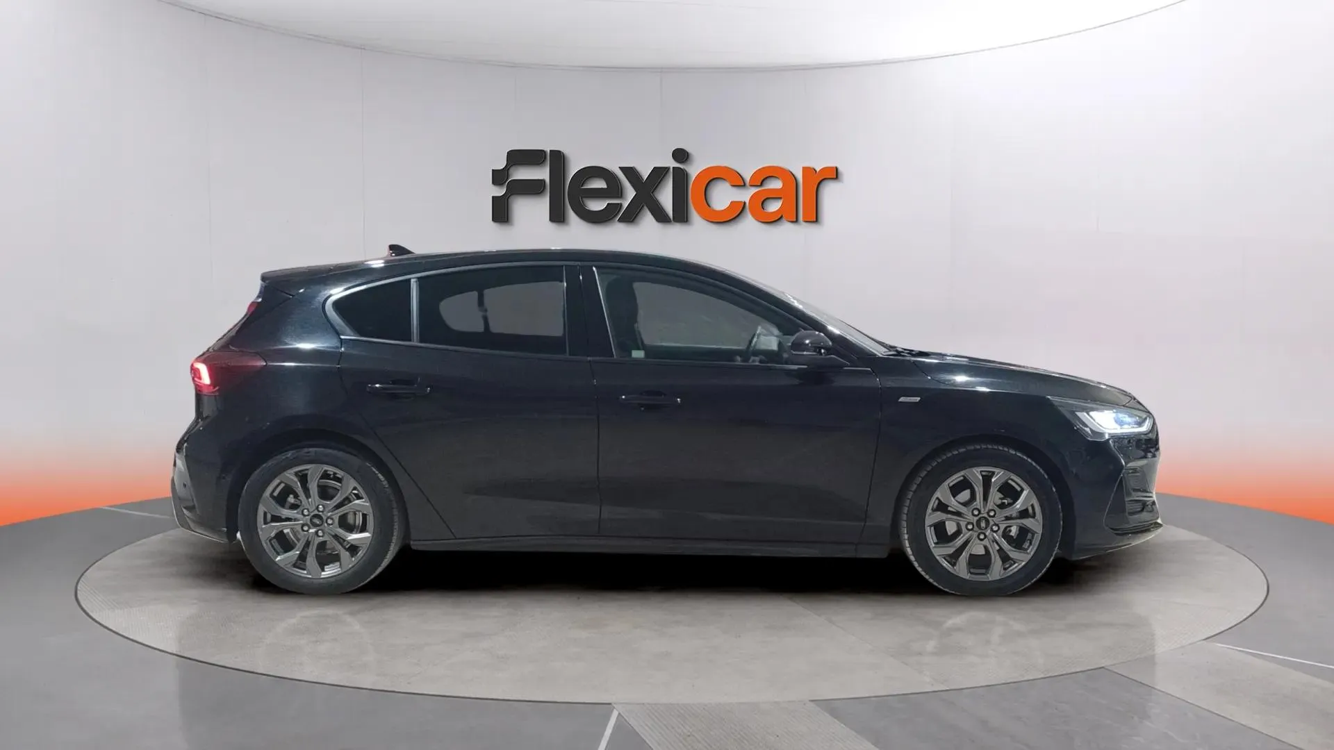 Ford Focus 1.0 EcoBoost MHEV ST-Line - foto 3