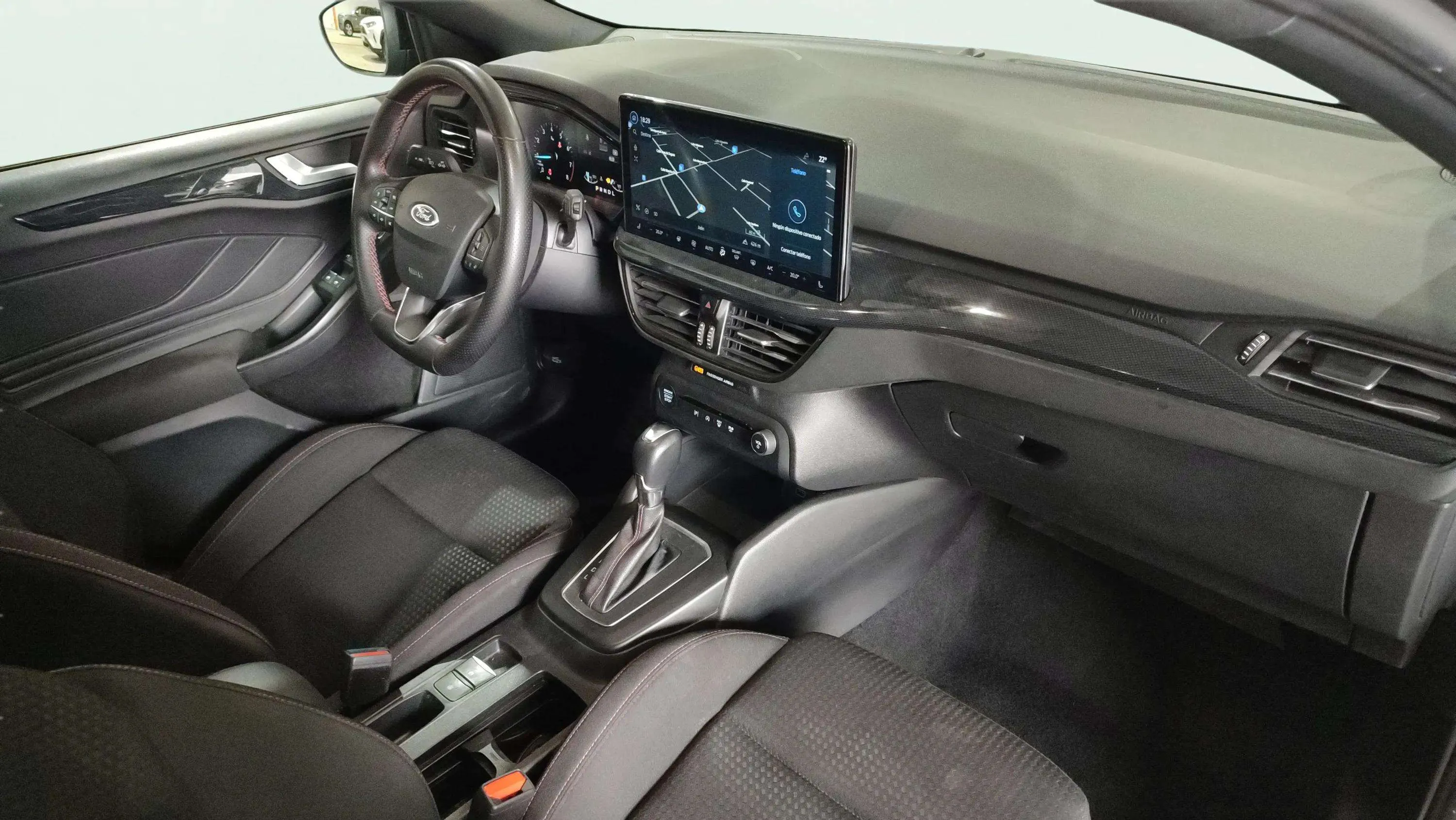Ford Focus 1.0 EcoBoost MHEV ST-Line - foto 13
