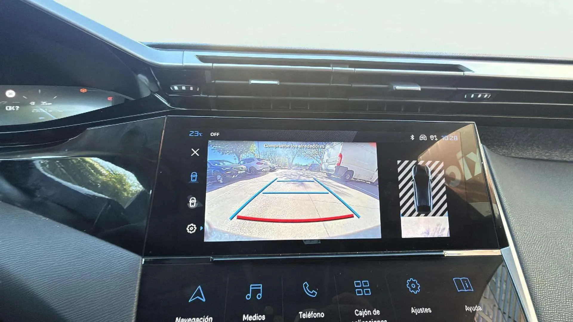 Peugeot 408 Allure PureTech 130 EAT8 - foto 14