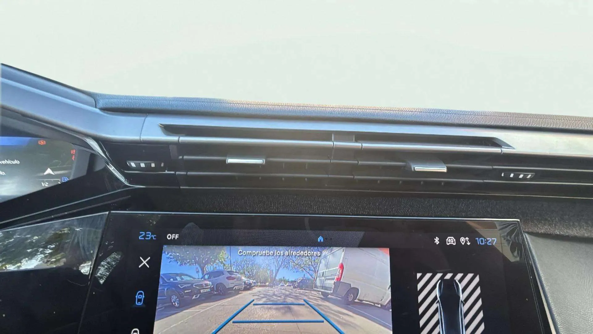Peugeot 408 Allure PureTech 130 EAT8 - foto 13